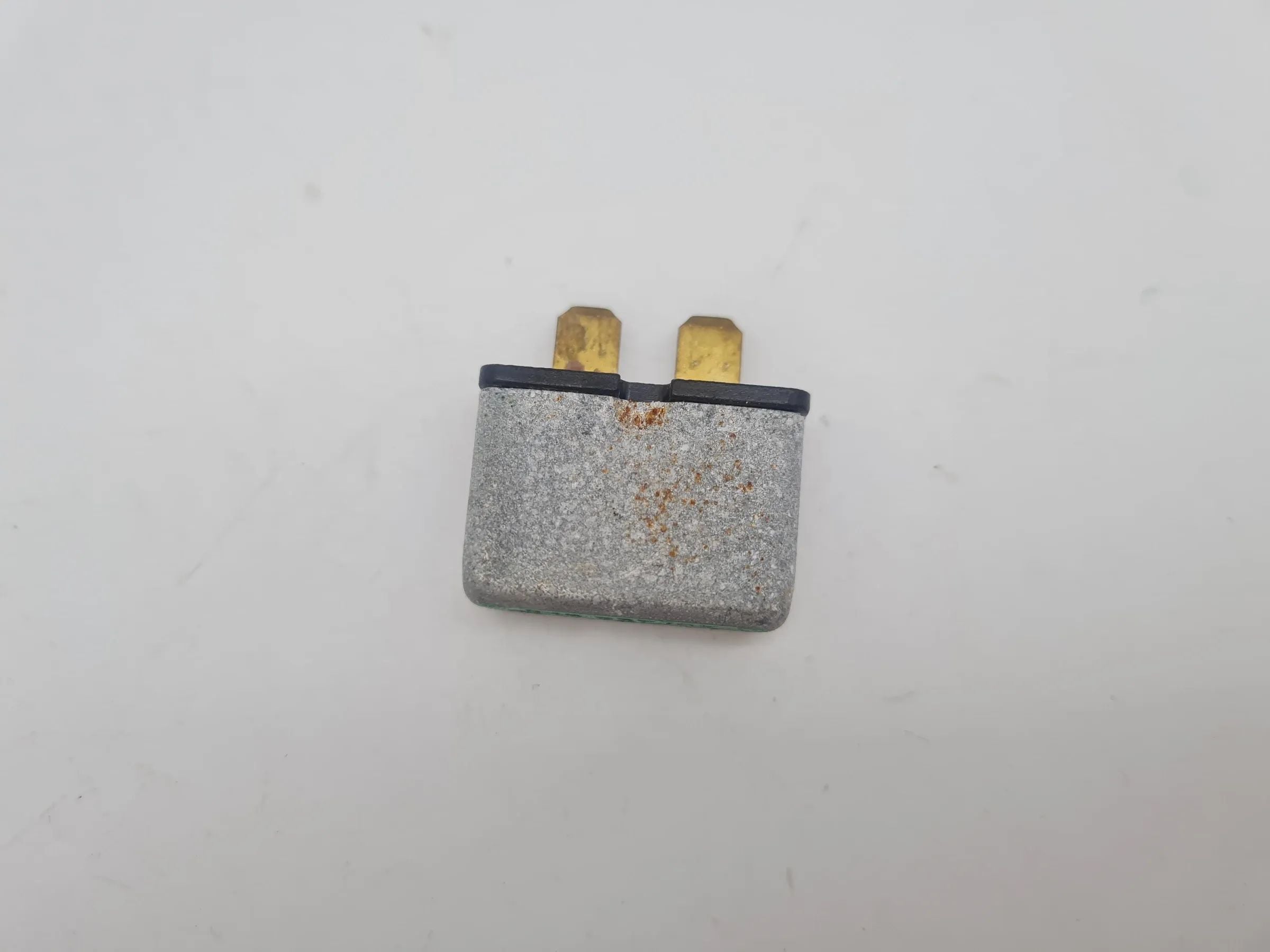 Original Audi A6 (4B2/4B4) Sicherung Thermosicherung 443937105A