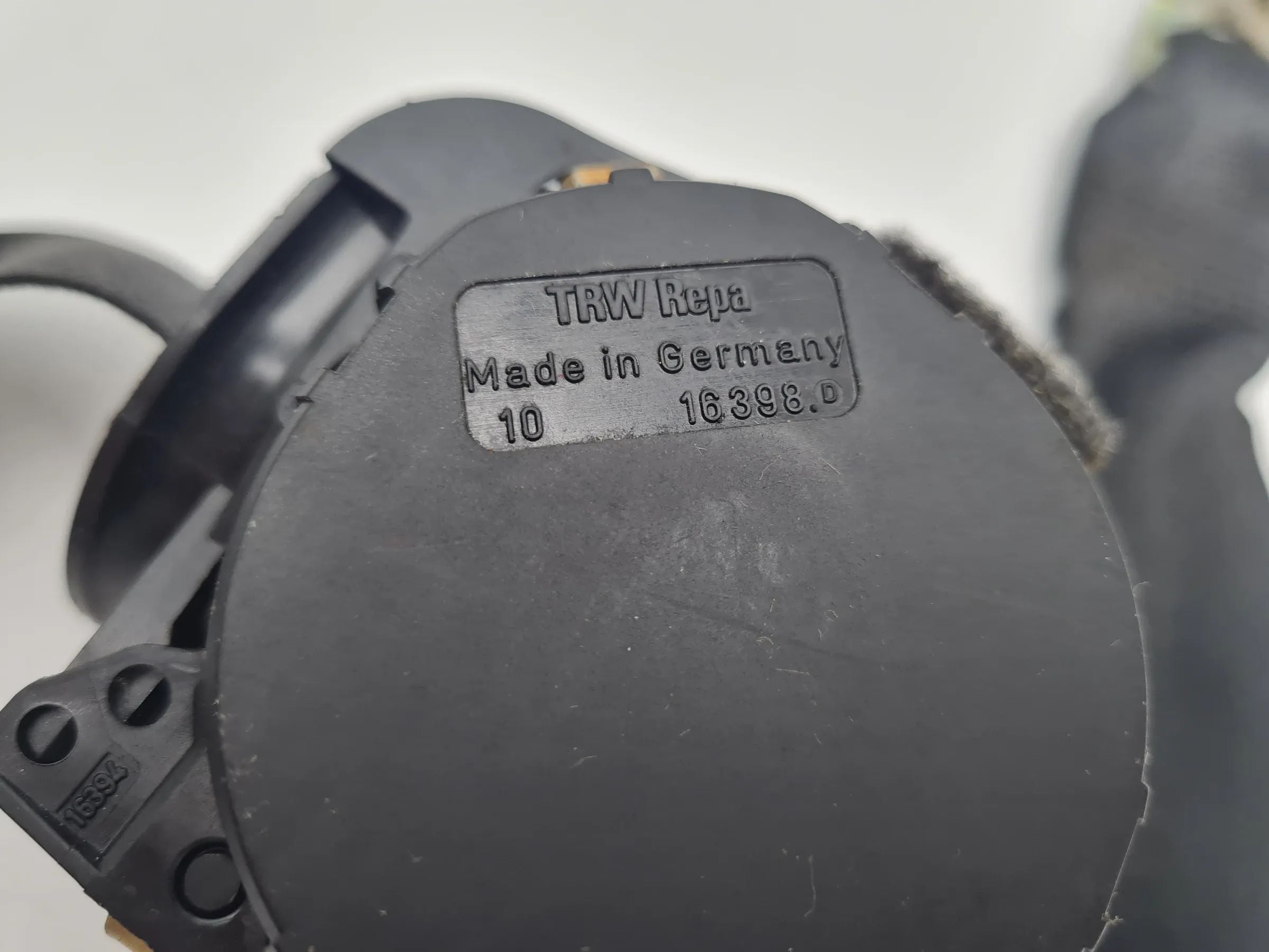 Original Audi A6 (4B2/4B4) Sicherheitsgurt Hinten Mitte 8D1941824