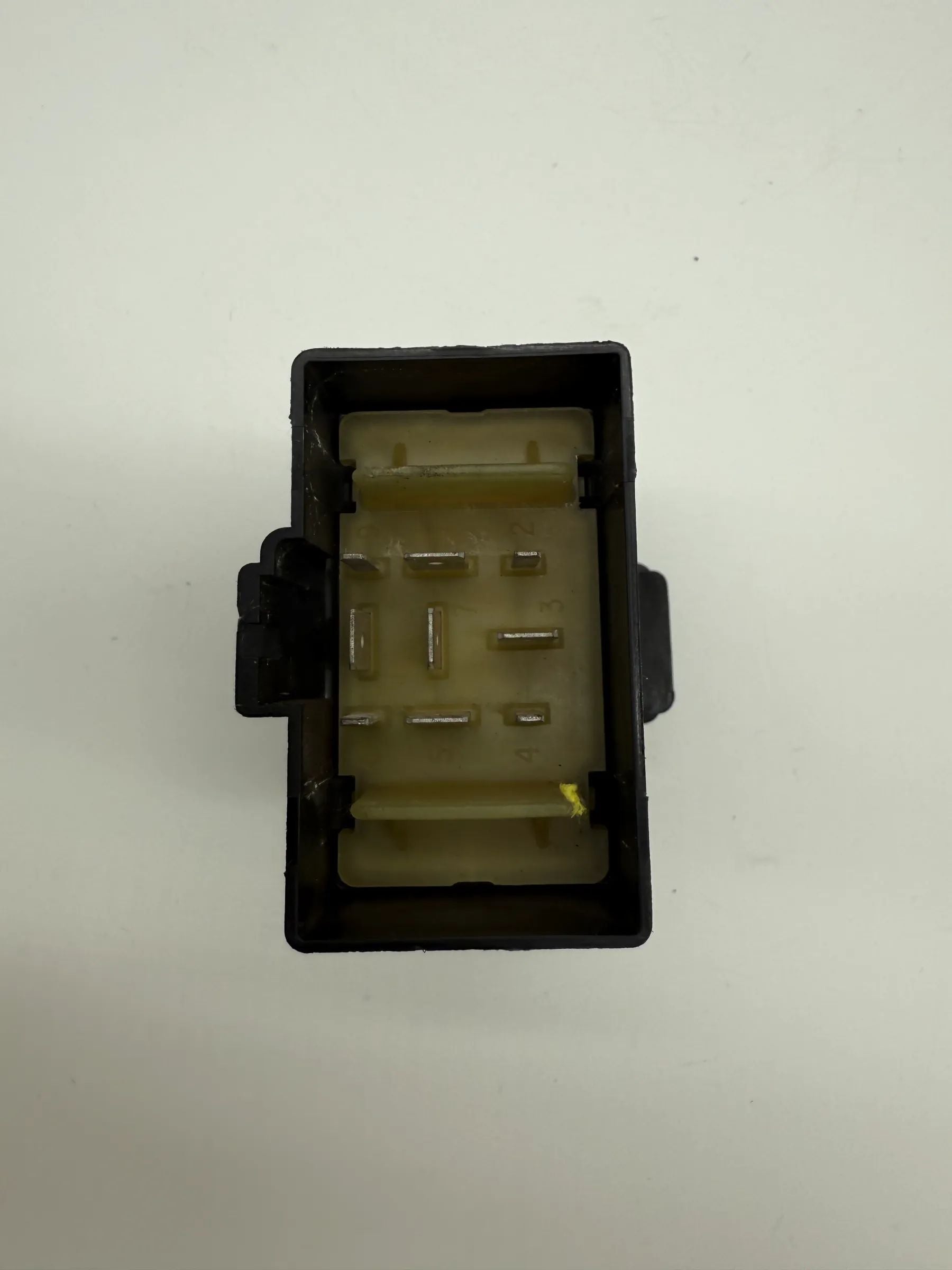 96-00 Chrysler Stratus Window Regulator Relay OEM 2030005c