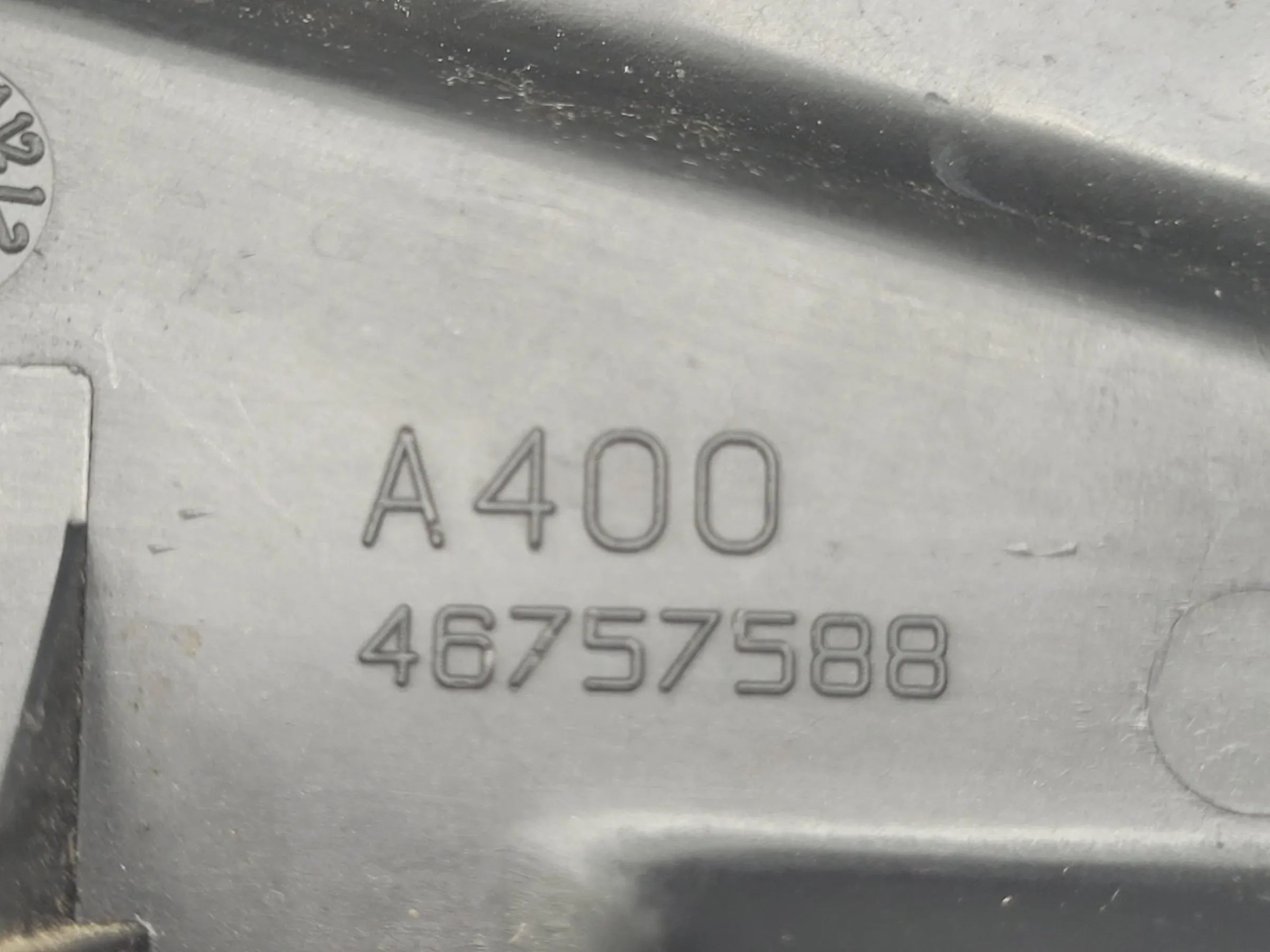 Original Fiat Punto (188) Abdeckung Wischermotor Blende 46757588