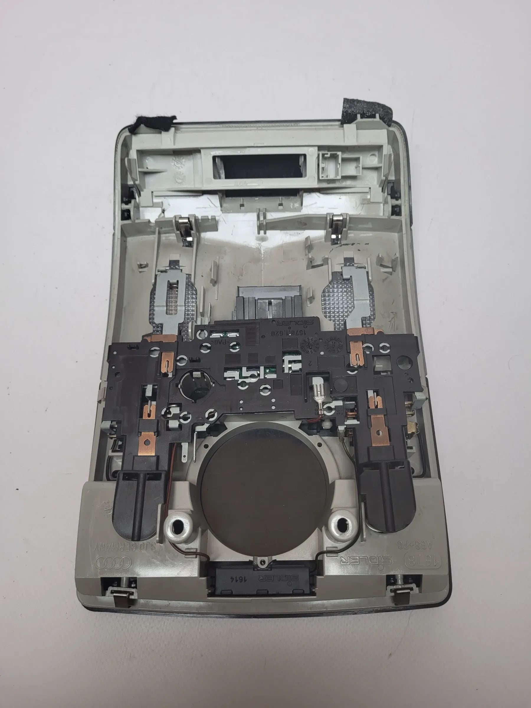 Original Audi A4 (8E/B6/B7) Innenraumleuchte 8E0947565