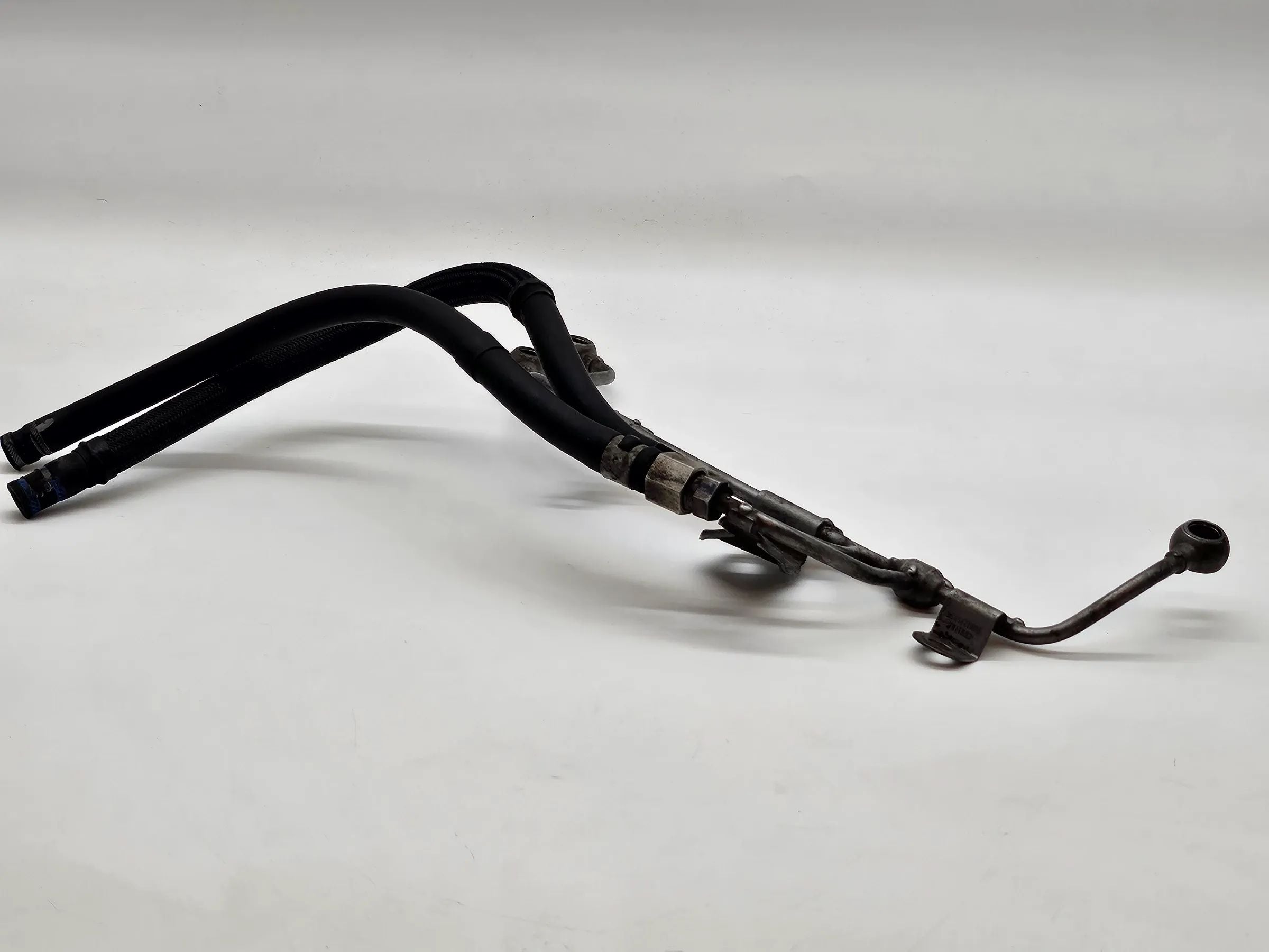 Audi A4 8E 2.0 FSI AWA 150PS  Kraftstoffleitung Verteiler 06D127509K