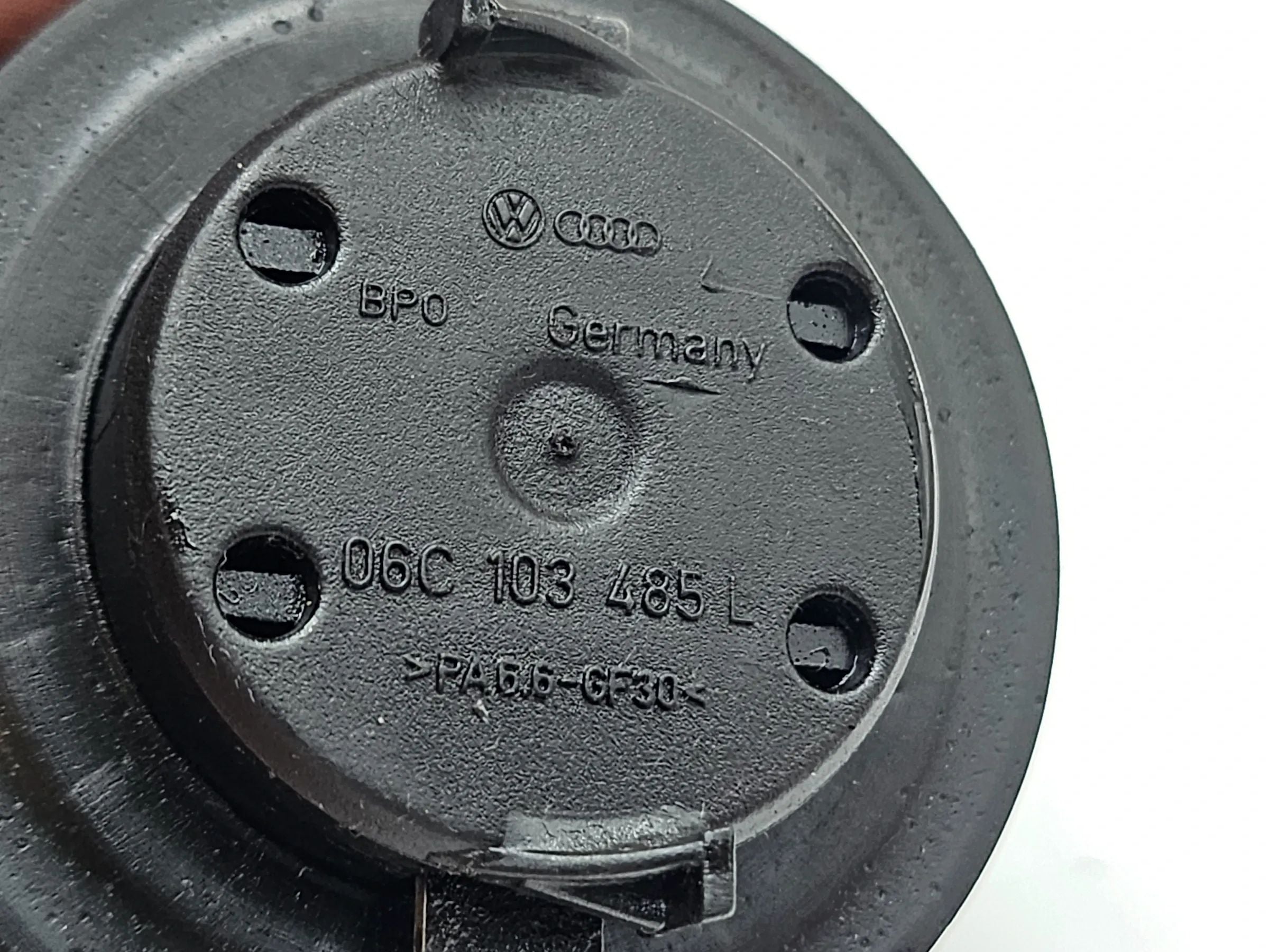 Original Audi A4 B6 B7 8E 2.0 FSI Verschlussdeckel Öldeckel Deckel 06C103485L