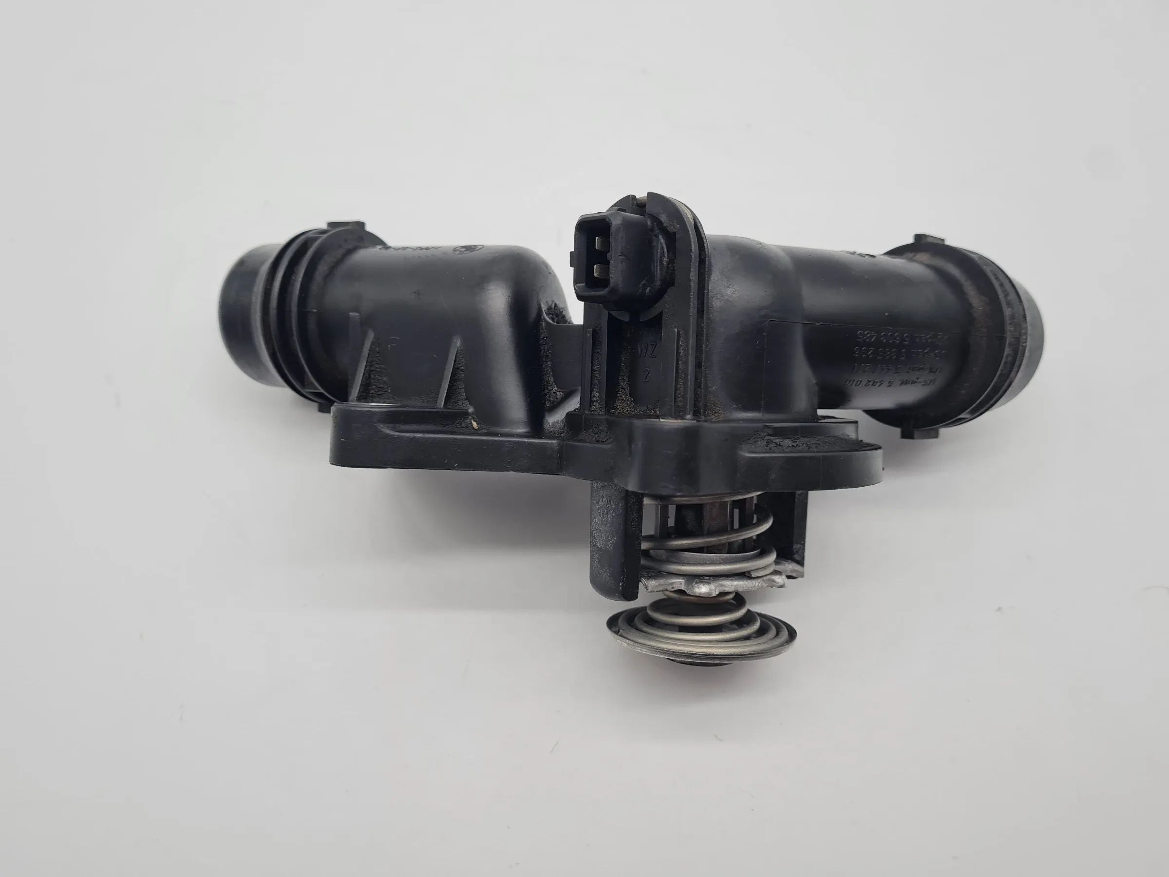 Original BMW (E39 E46 E60 E65 E53 E83 E36) Wasserflansch Thermostat 1436824