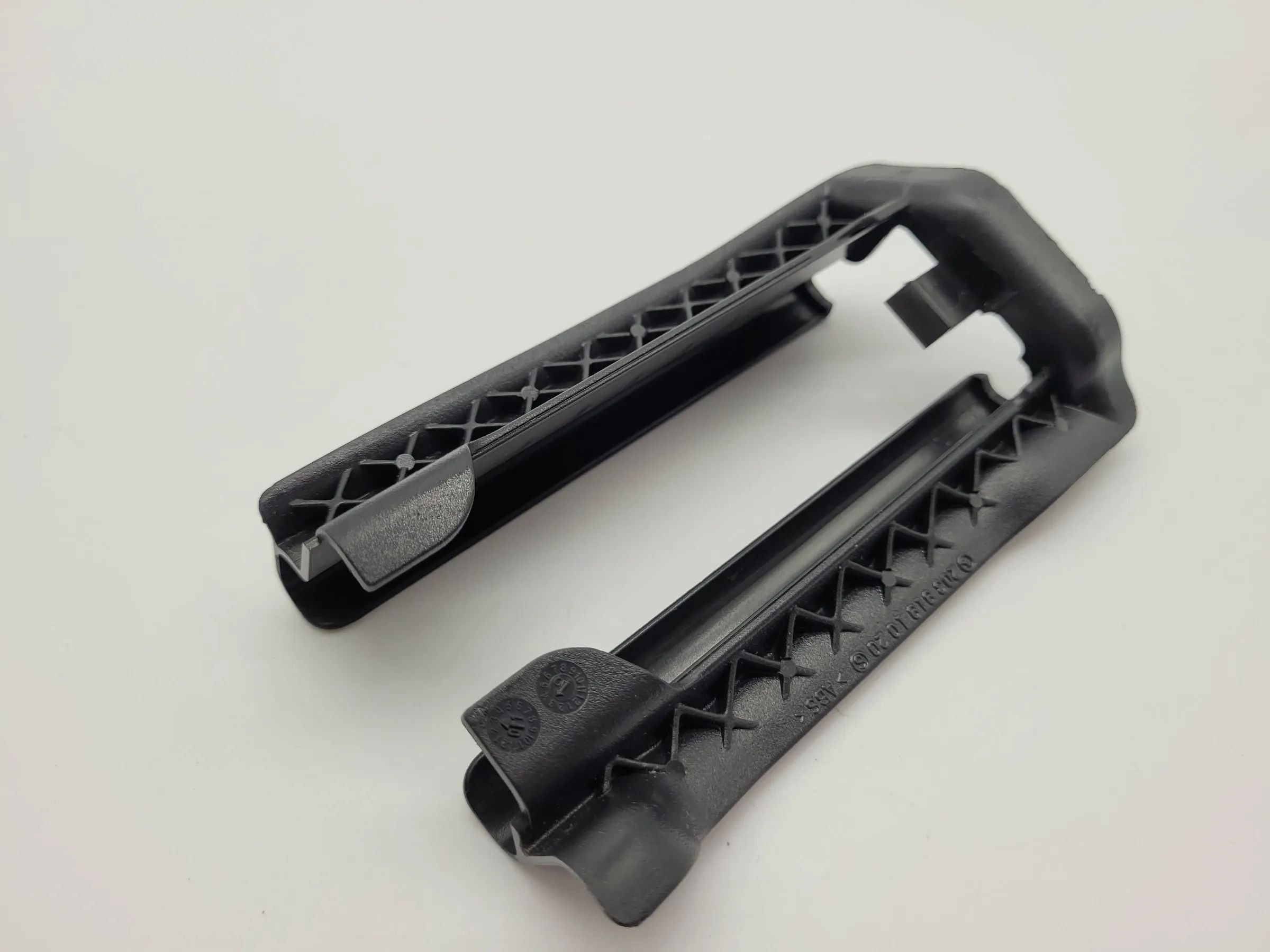 Original Mercedes-Benz C-Klasse (W203) Sitzschienenabdeckung A2039191020