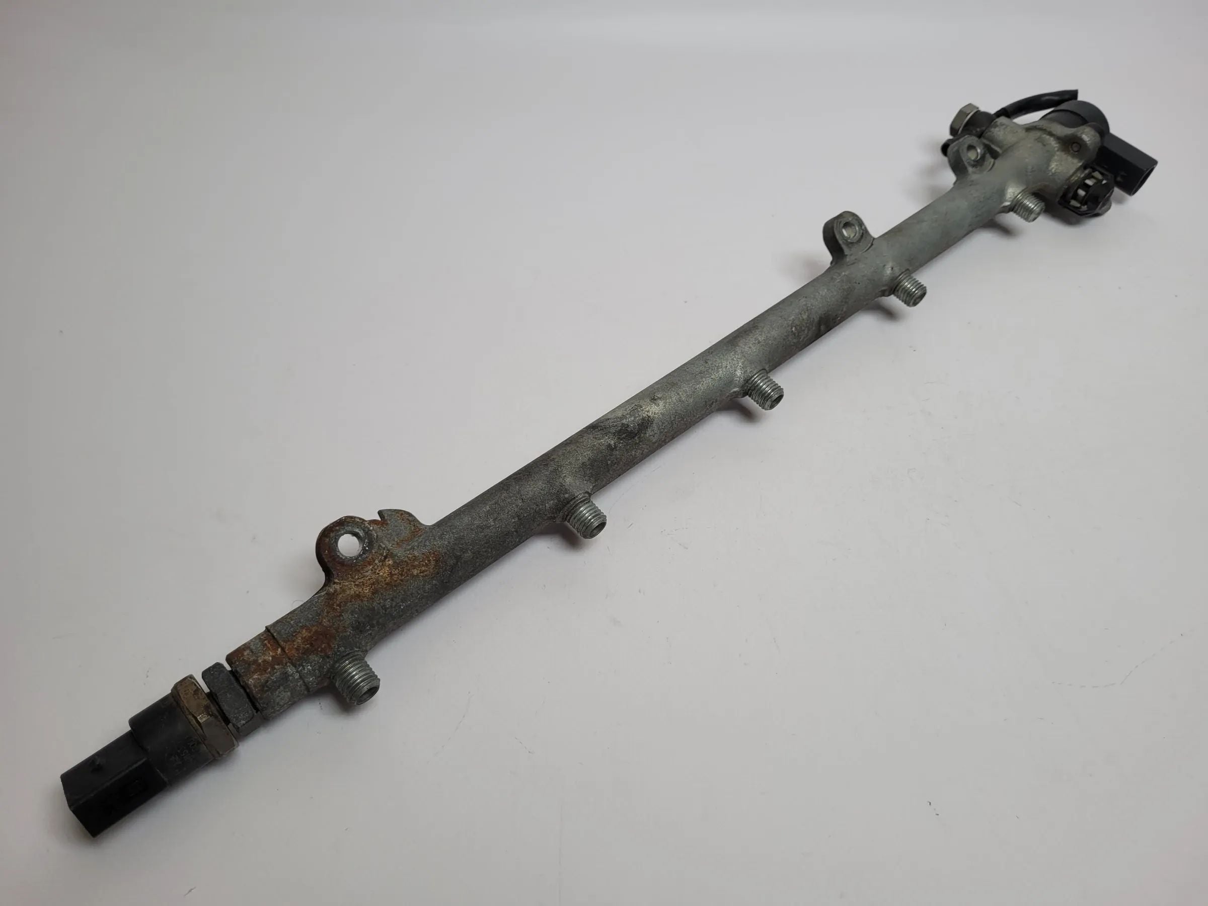 Original Mercedes C-Klasse Verteilerrohr Kraftstoff/Commonrail A6120700095