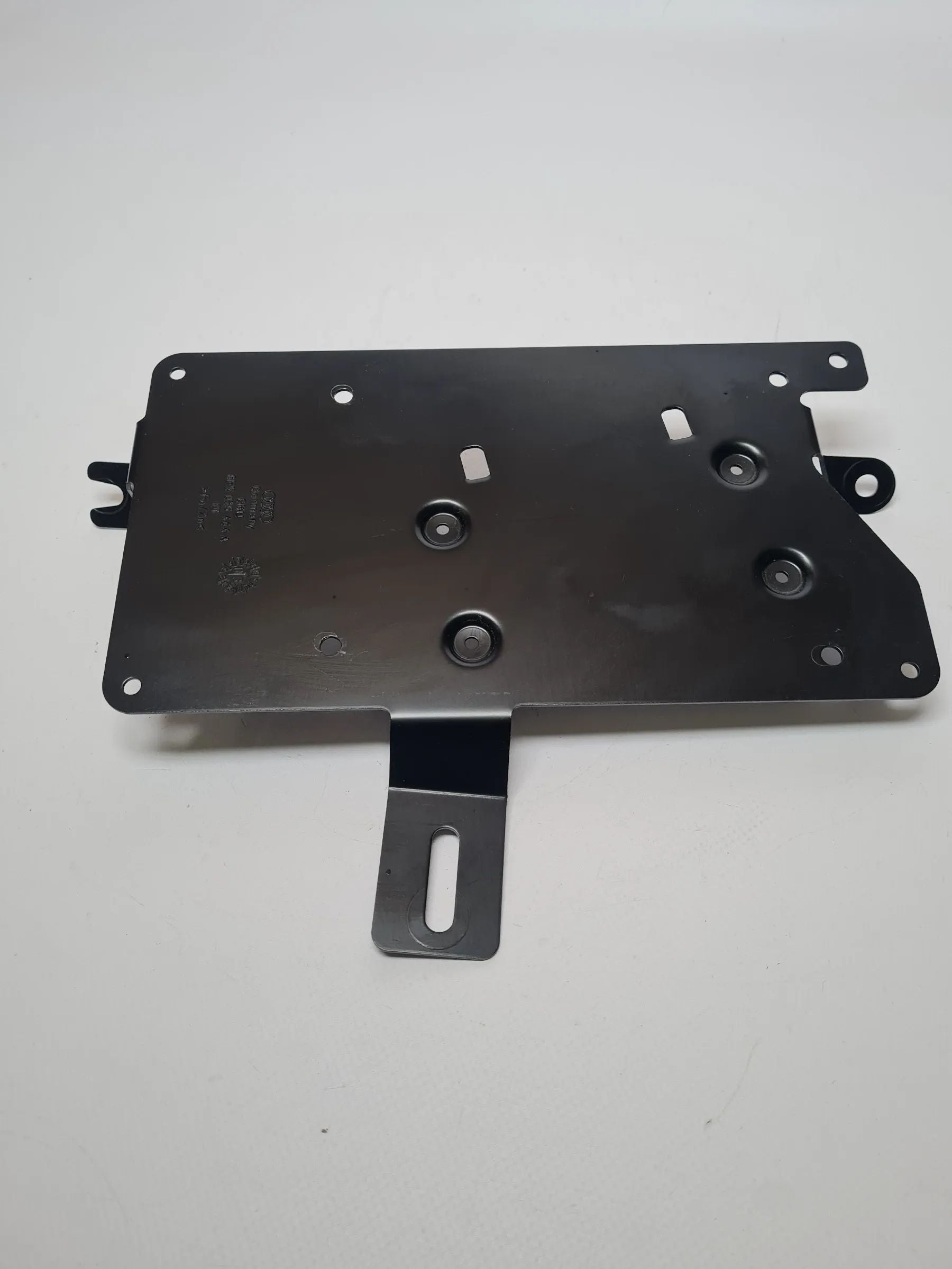 Original Audi A4 (8E/B6/B7) Verstärker Halter 8e5035464A