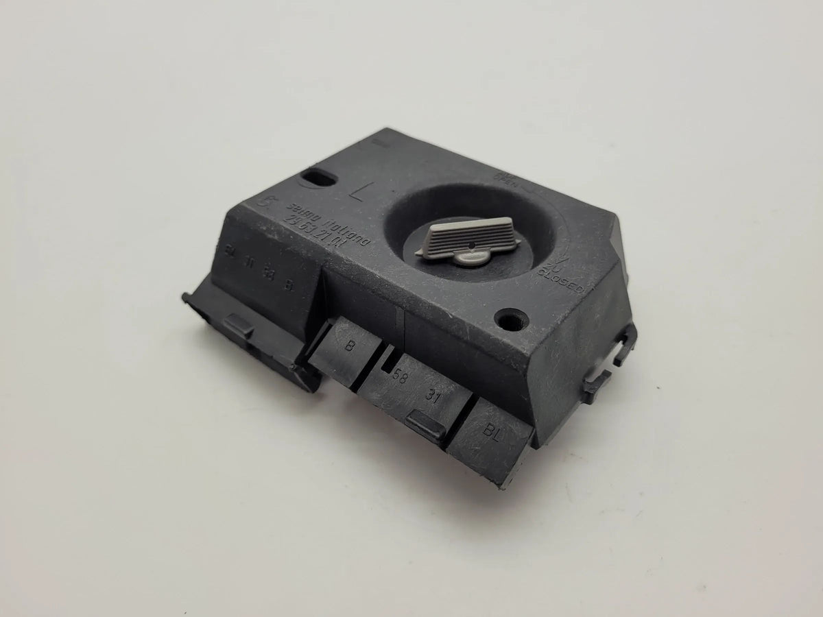 Original Audi A80 Rückleuchte / Rücklicht Lampenträger Links 29.63.21.01