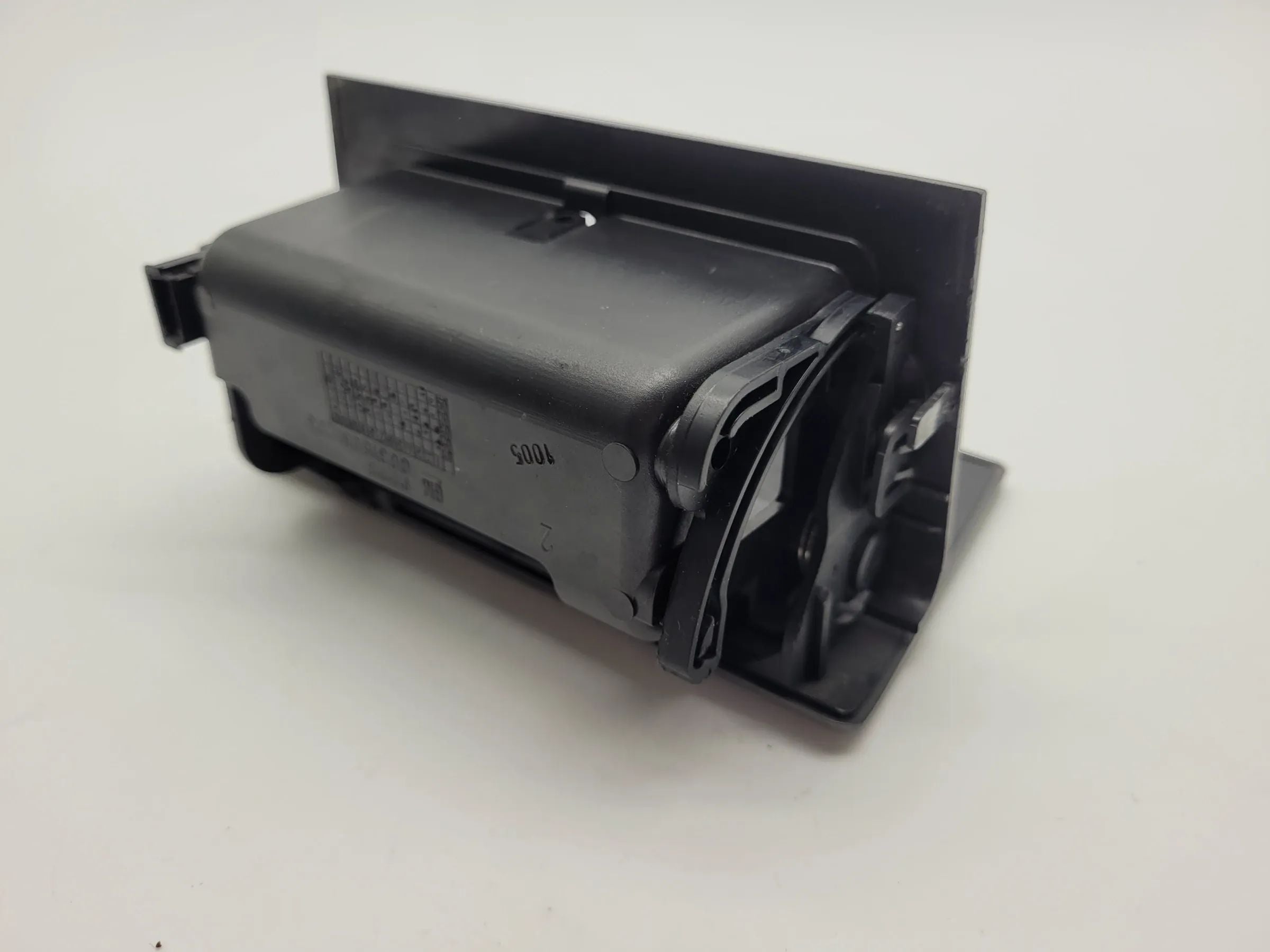 Original Opel Vectra C / Signum (Z03/Z02) Aschenbecher Front 9181518