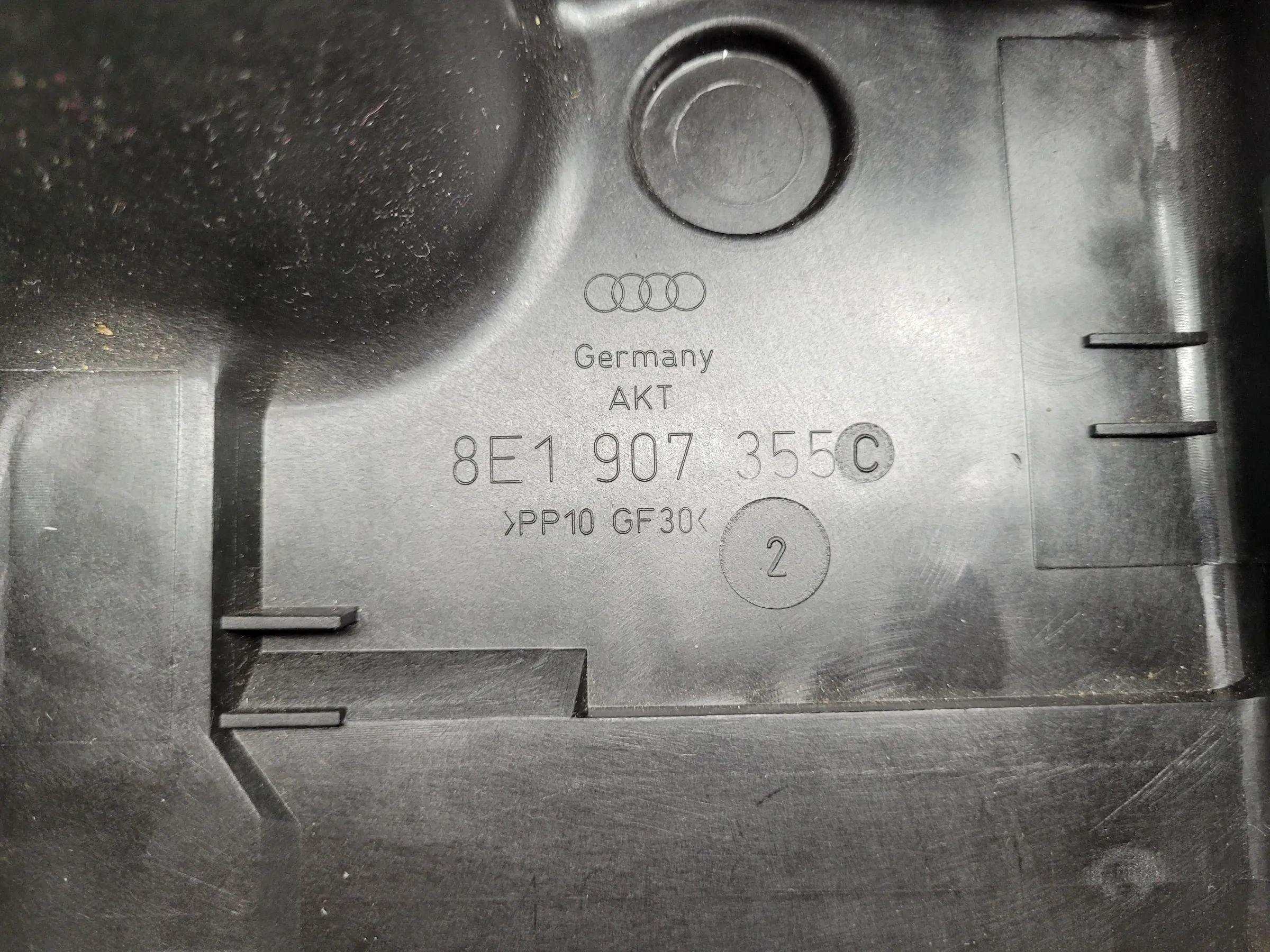 Original Audi A4 (8E/B6/B7) Abdeckung Motorsteuergerät 8E1907355C
