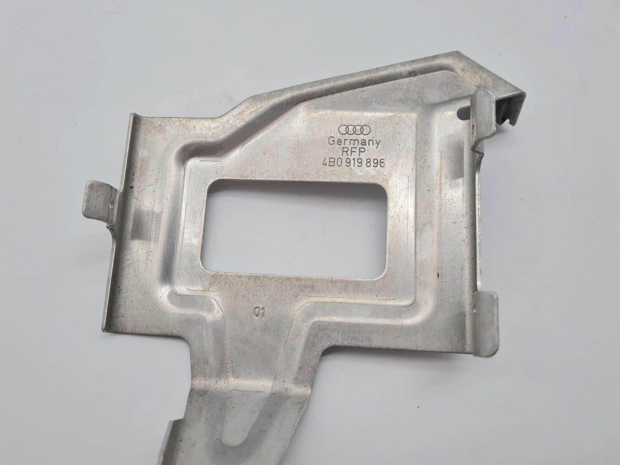 Original VW/Audi Passat, S4/A4 (B5) Navi Navigationshalter Halter 4B0919896