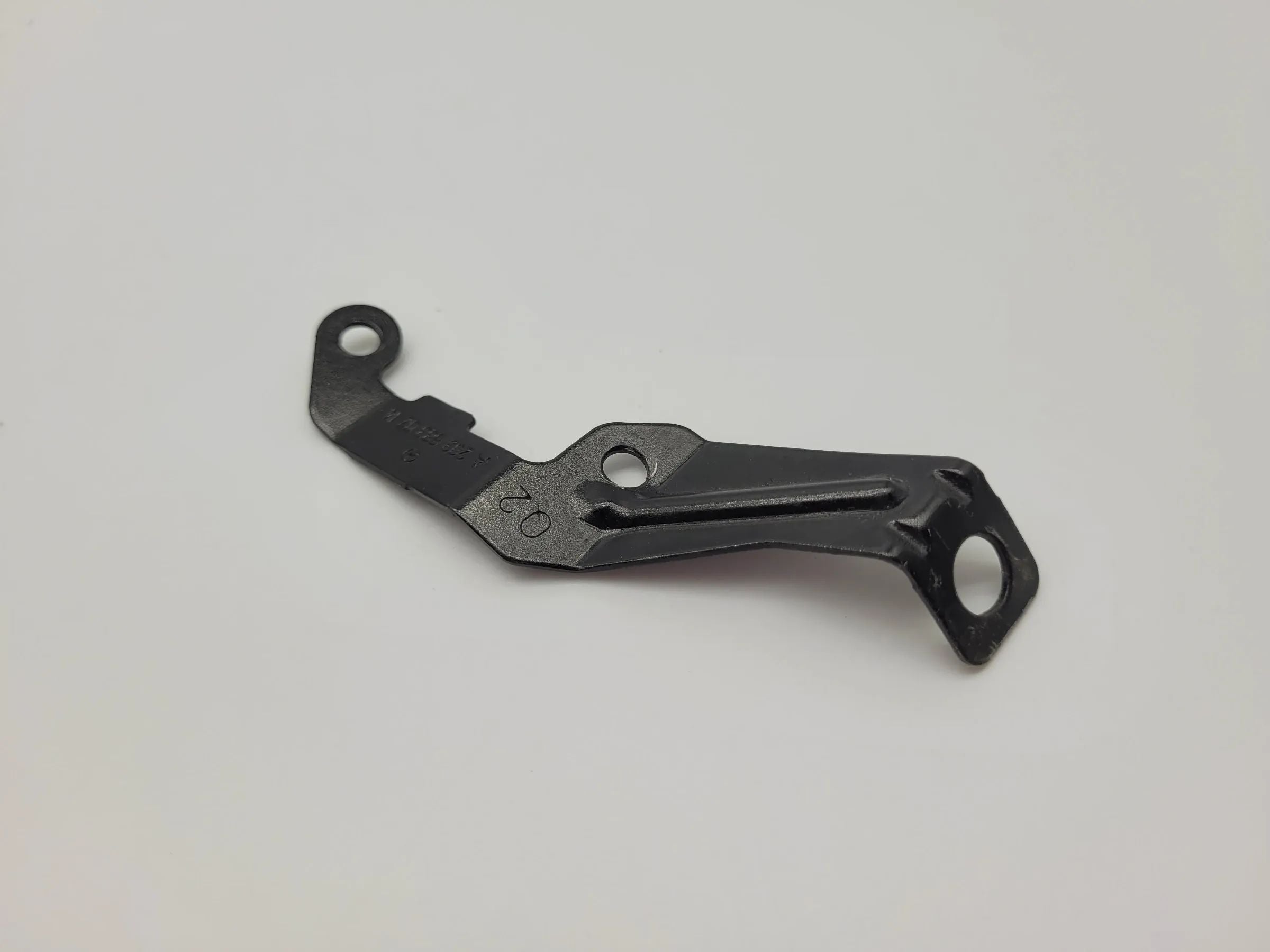 Original Mercedes-Benz C-Klasse (W203) Halterung Mittelkonsole Links A2036830214