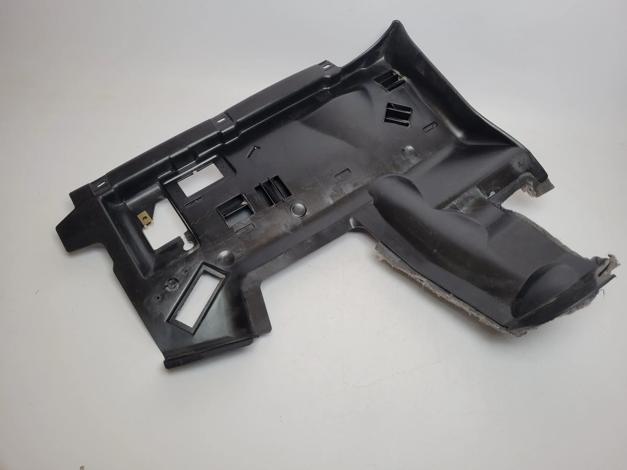 Original Mercedes-Benz C-Klasse (W203) Fußraumverkleidung Links A2036804739