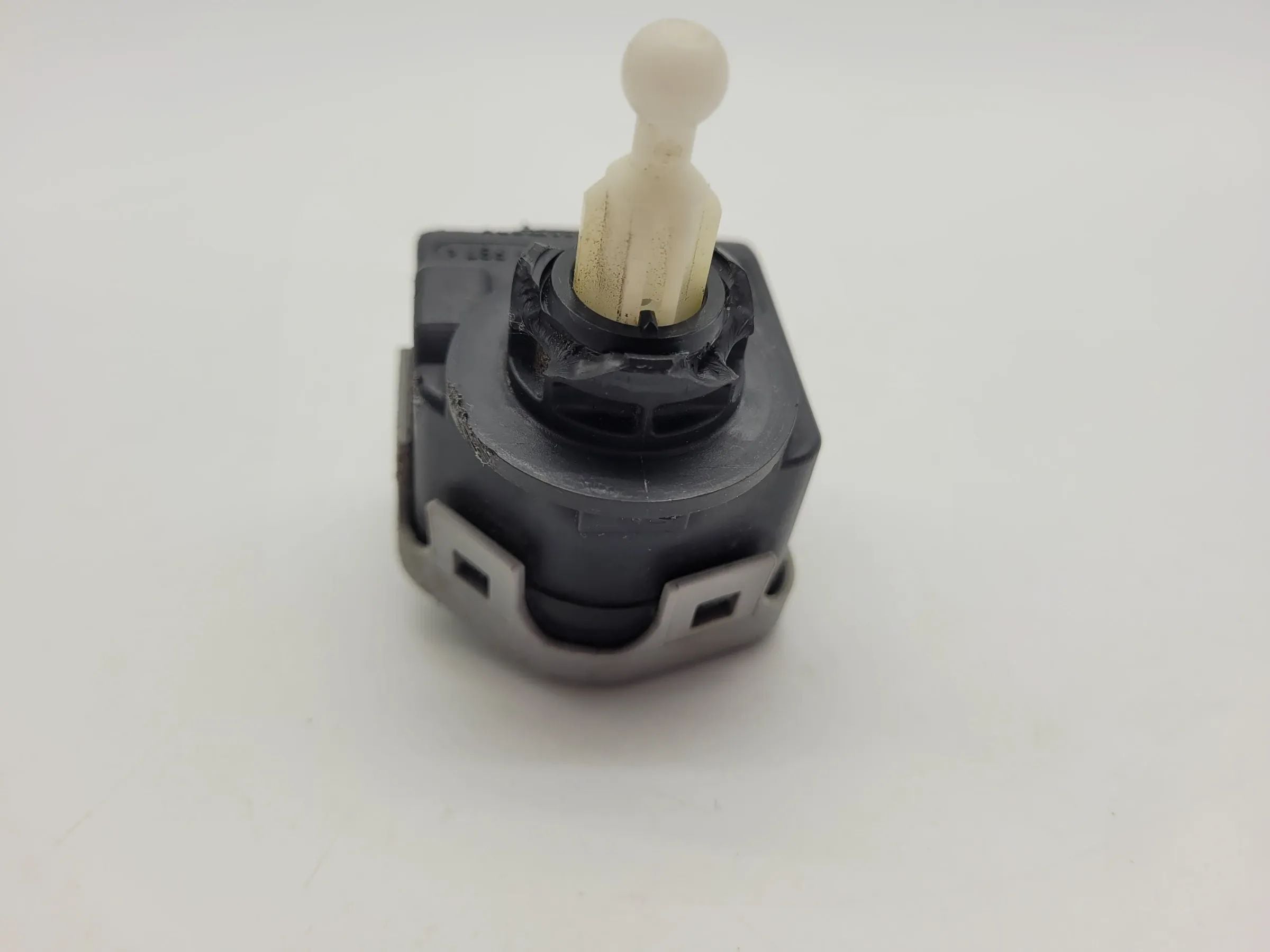 Original Opel Astra G (T98) Scheinwerfer Stellmotor LWR L/R 90590665