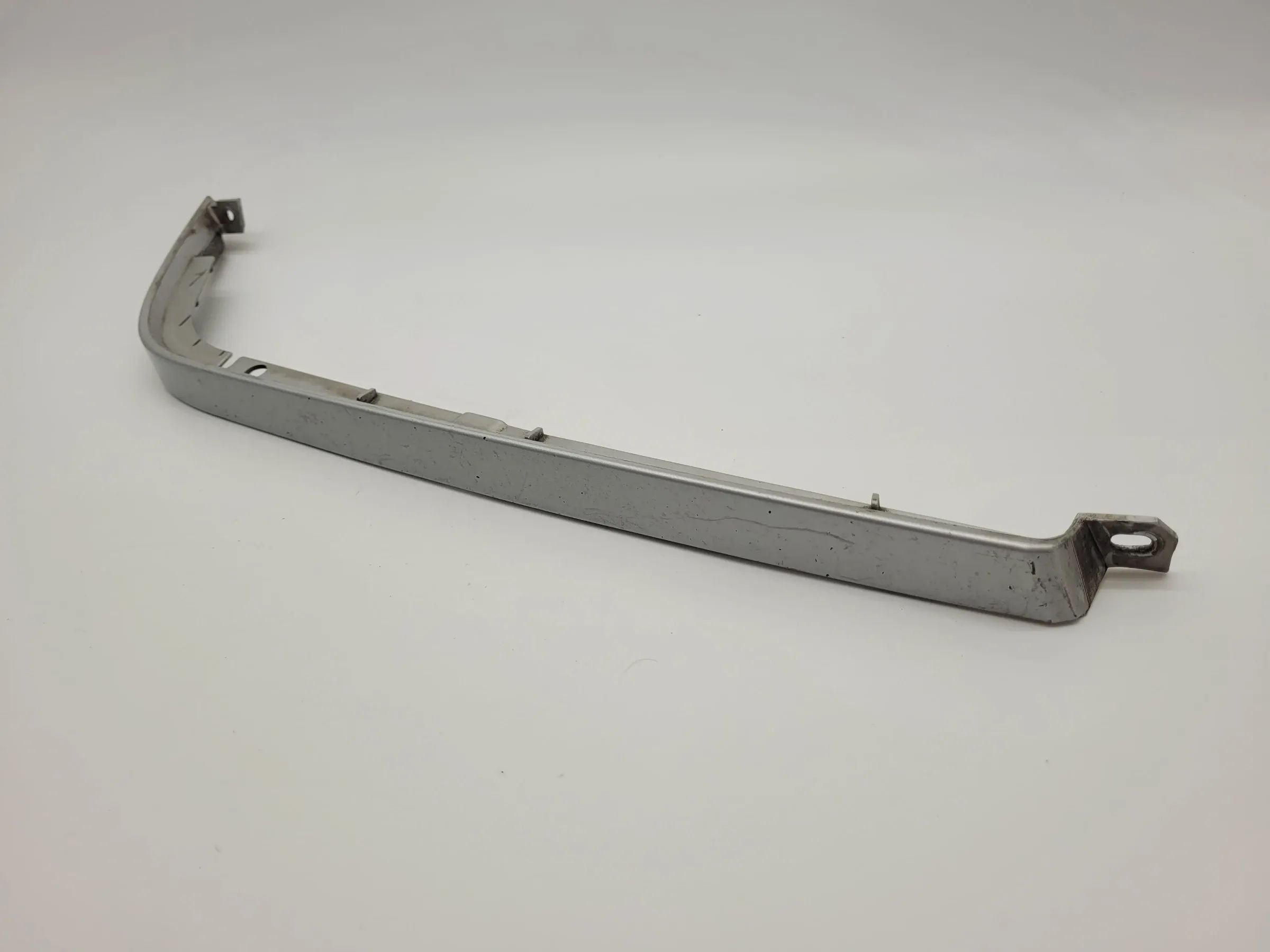 Original Mercedes-Benz C-Klasse (W202) Scheinwerfer Leiste/Blende R. A2028260877