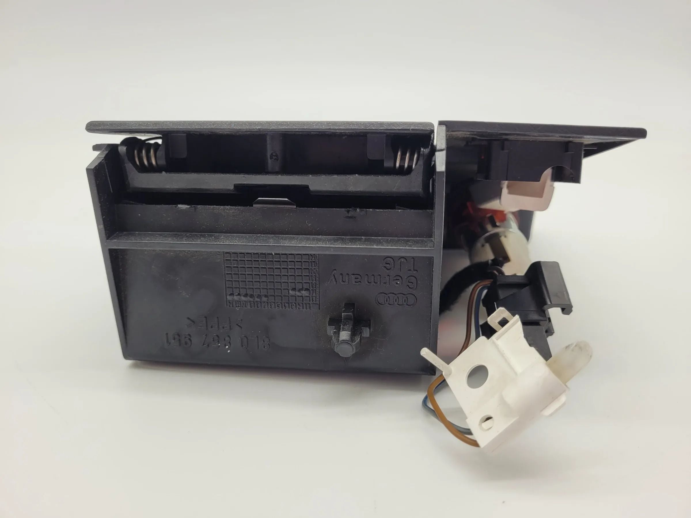 Original Audi A3 (8L1) Aschenbecher Schwarz 8L0857951