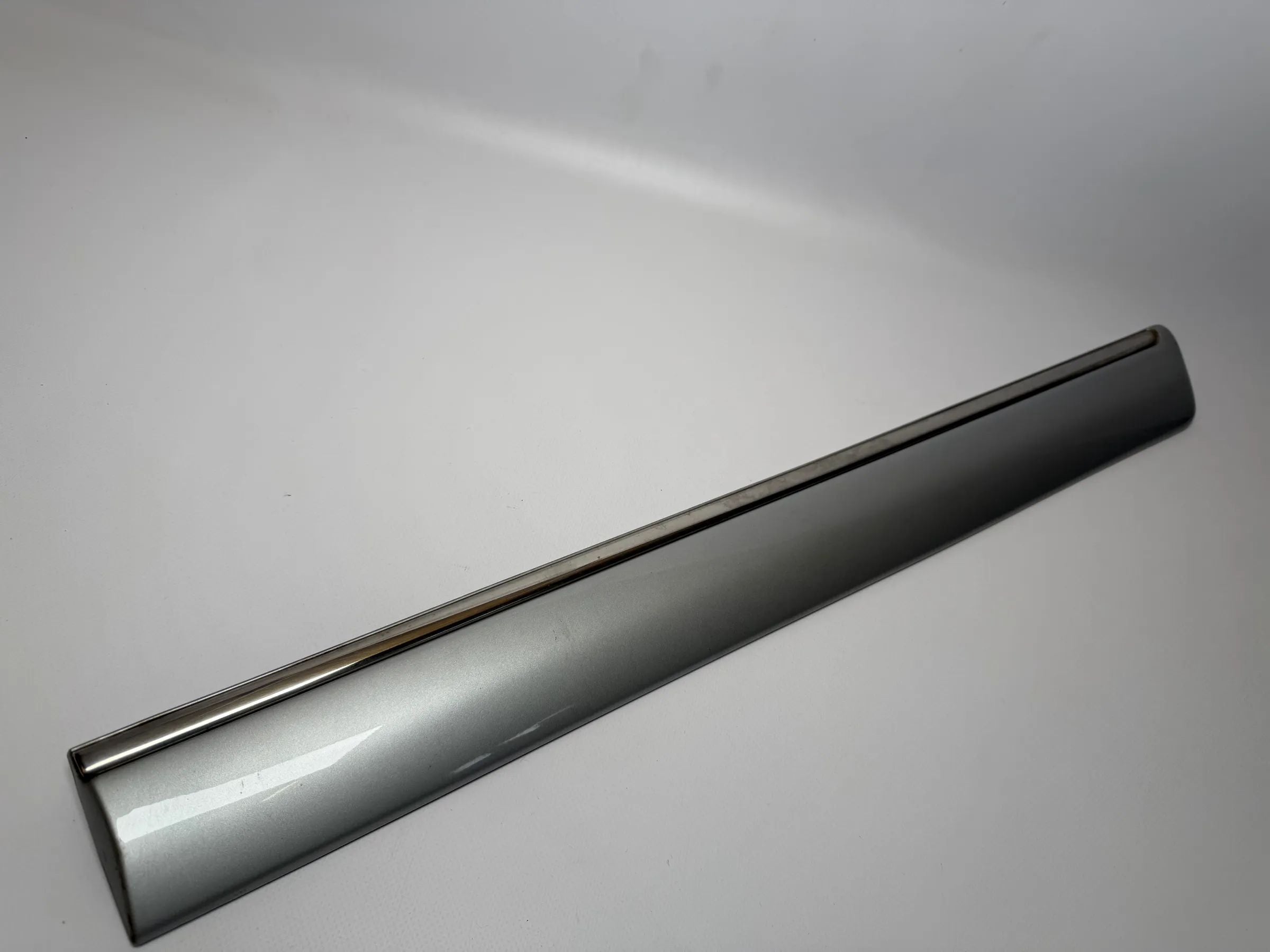 Original Mercedes-Benz E-Klasse W210 Türleiste Leiste Silber Links A2106900962