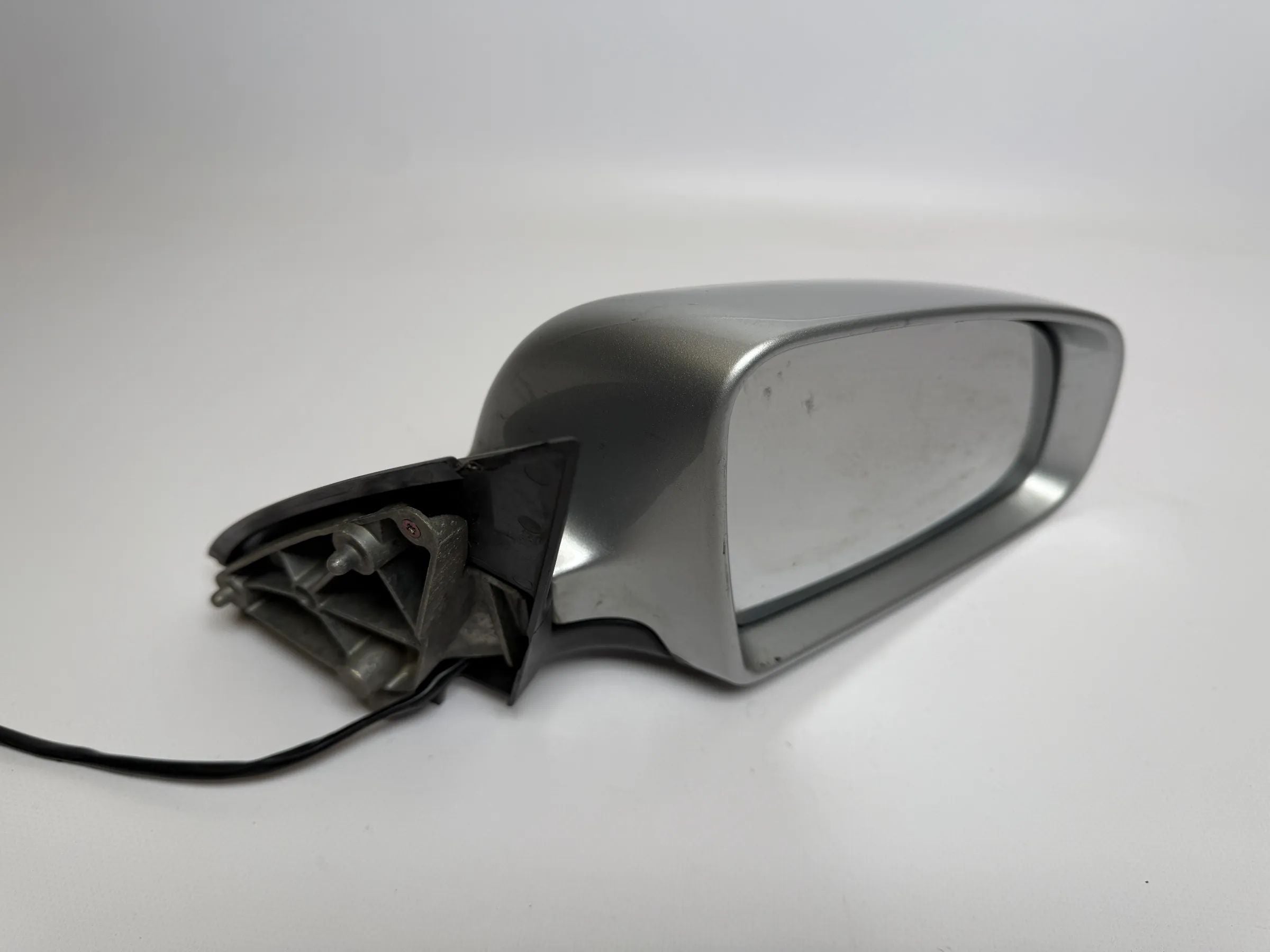 Original Audi A4 (8EC/B7) Außenspiegel Rechts Silber E1010681