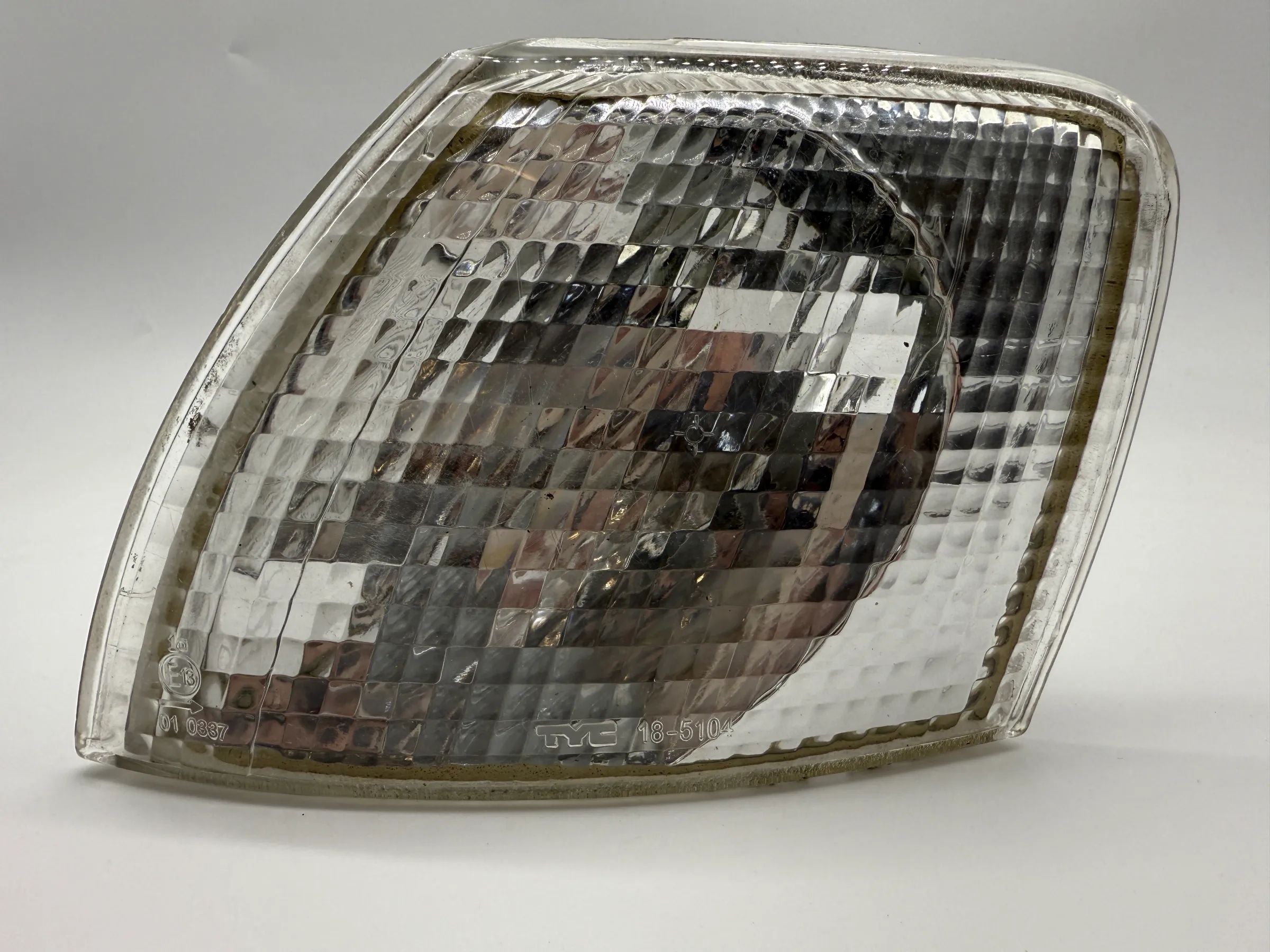 Original VW Passat B5 (3B2/3B5) Turn Signal Left 18-5104B