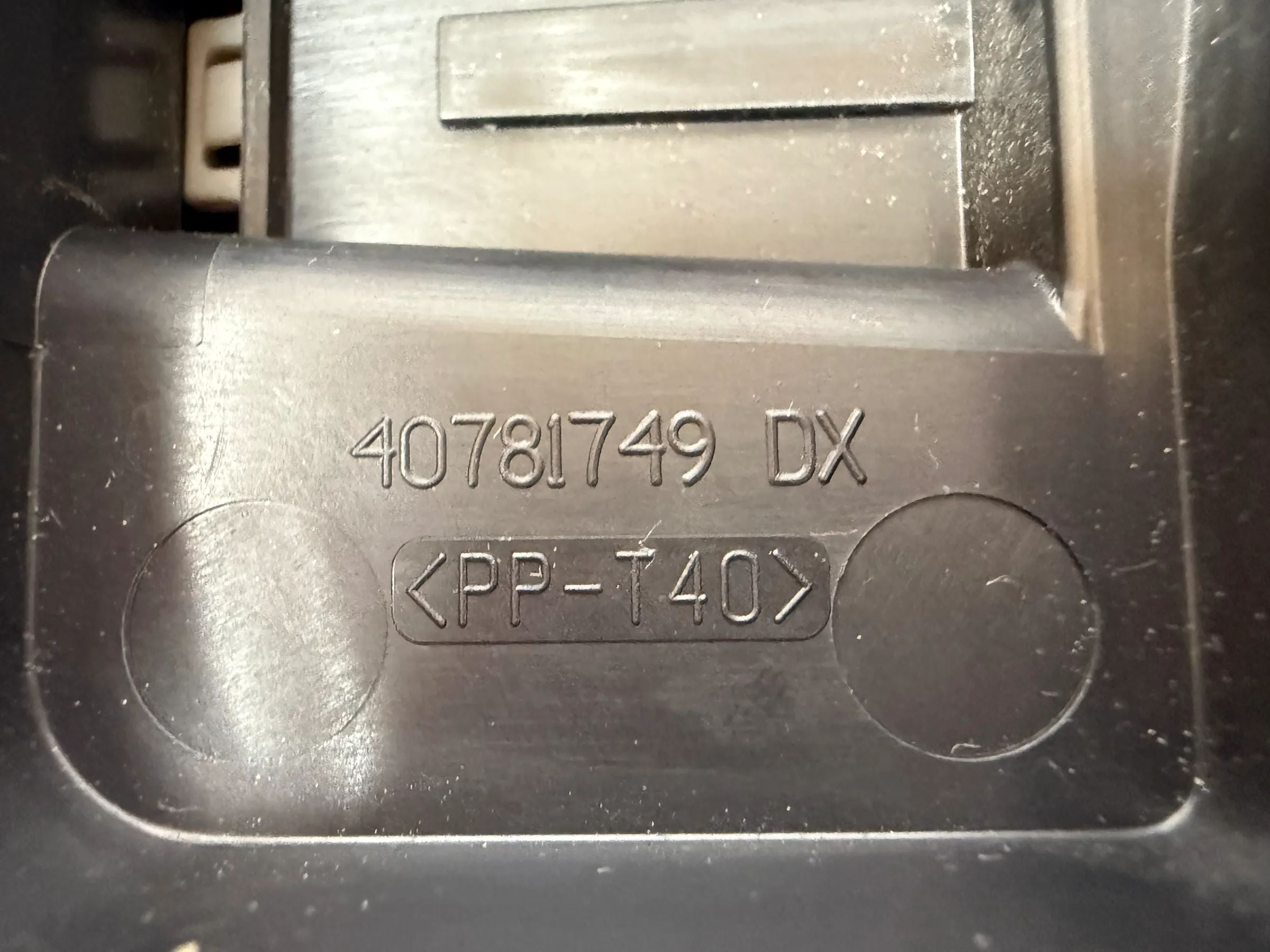 Oryginalna zaślepka pokrywa reflektora Fiat Stilo (192) 40781749DX