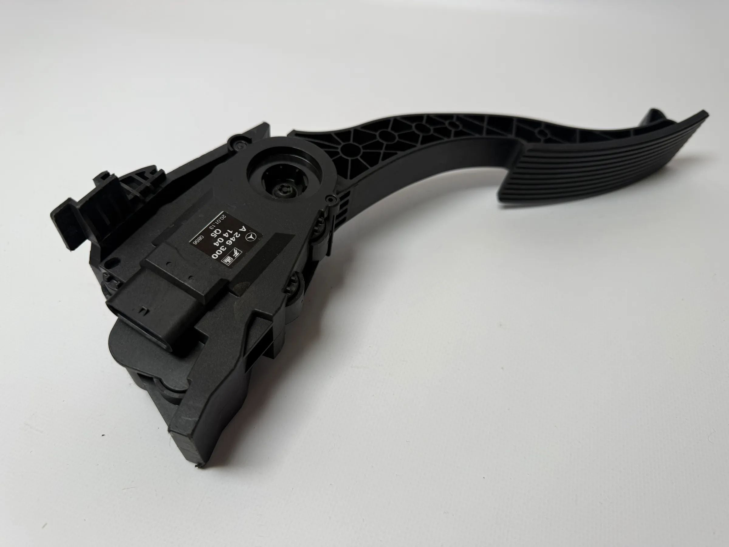 Original Mercedes-Benz B-Class B180 W246 accelerator pedal potentiometer A2463001404 