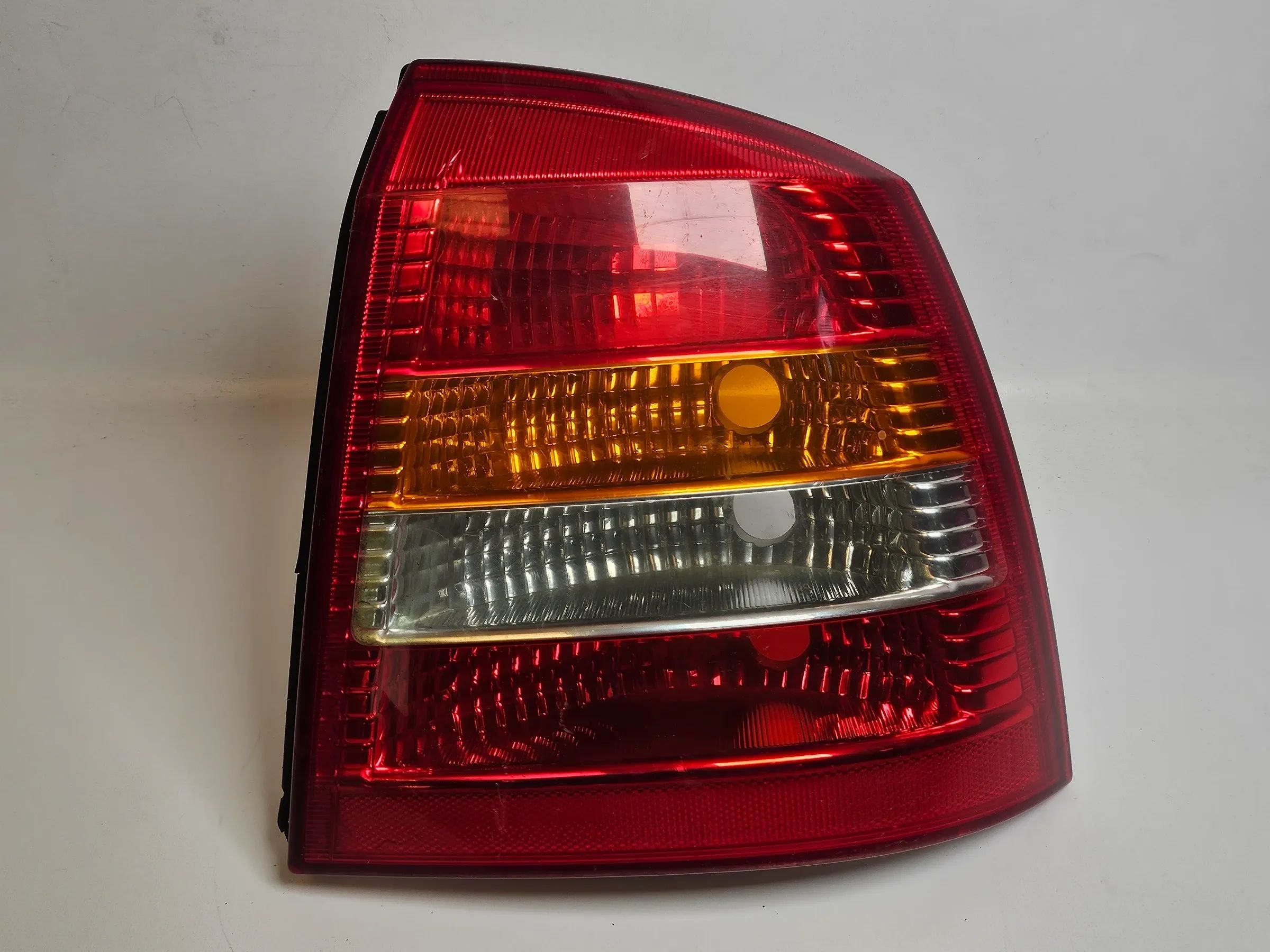 Opel Astra G 3/5 door rear light brake light tail light rear right 90521544 