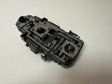 Oryginalny uchwyt lampy tylnej Audi A6 (4B) L/P Hella B5831BLRF / 148162