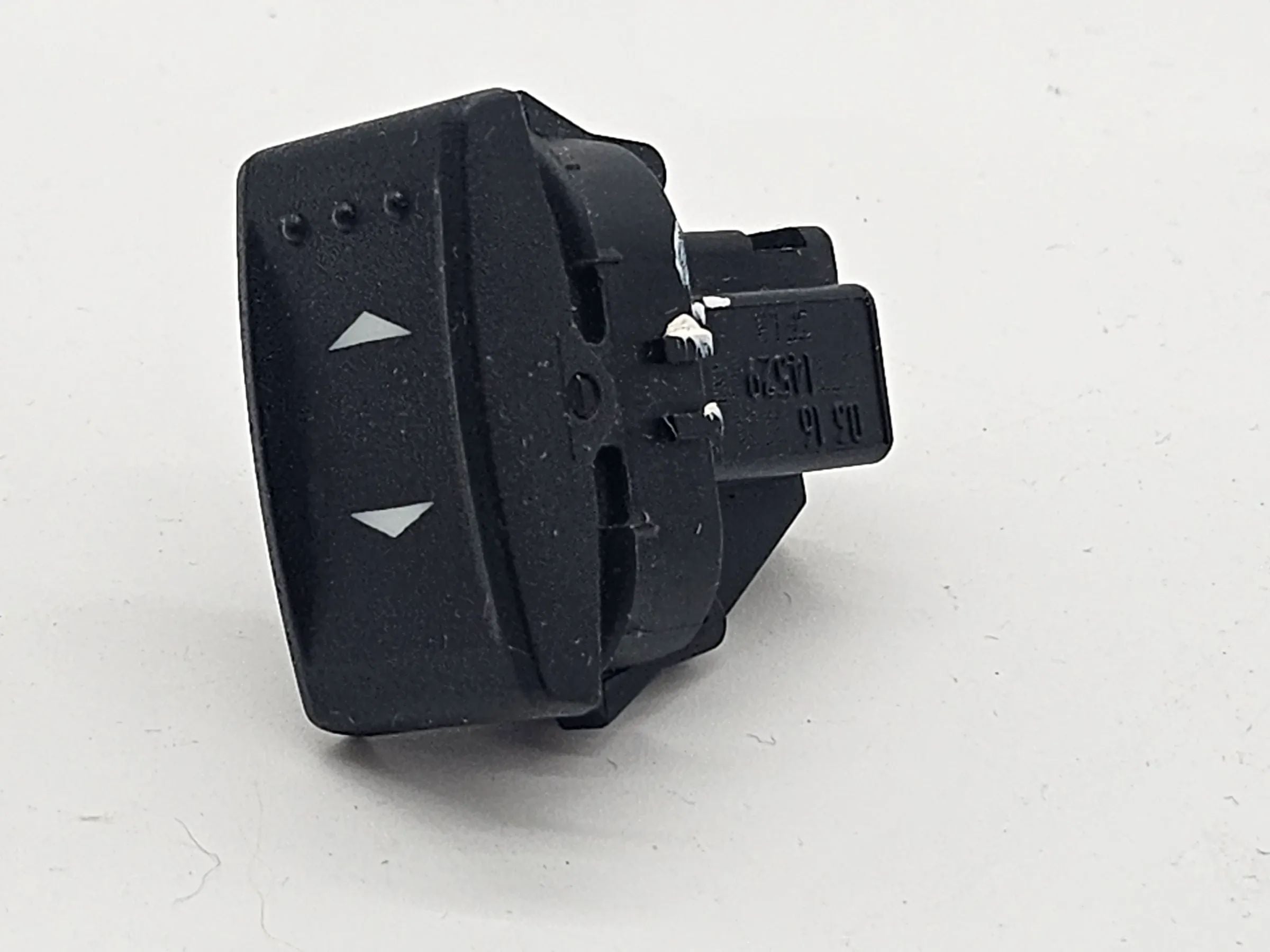Oryginalny Ford Mondeo MK 3 przełącznik podnośnika szyb przedni prawy 1S7T14529AB
