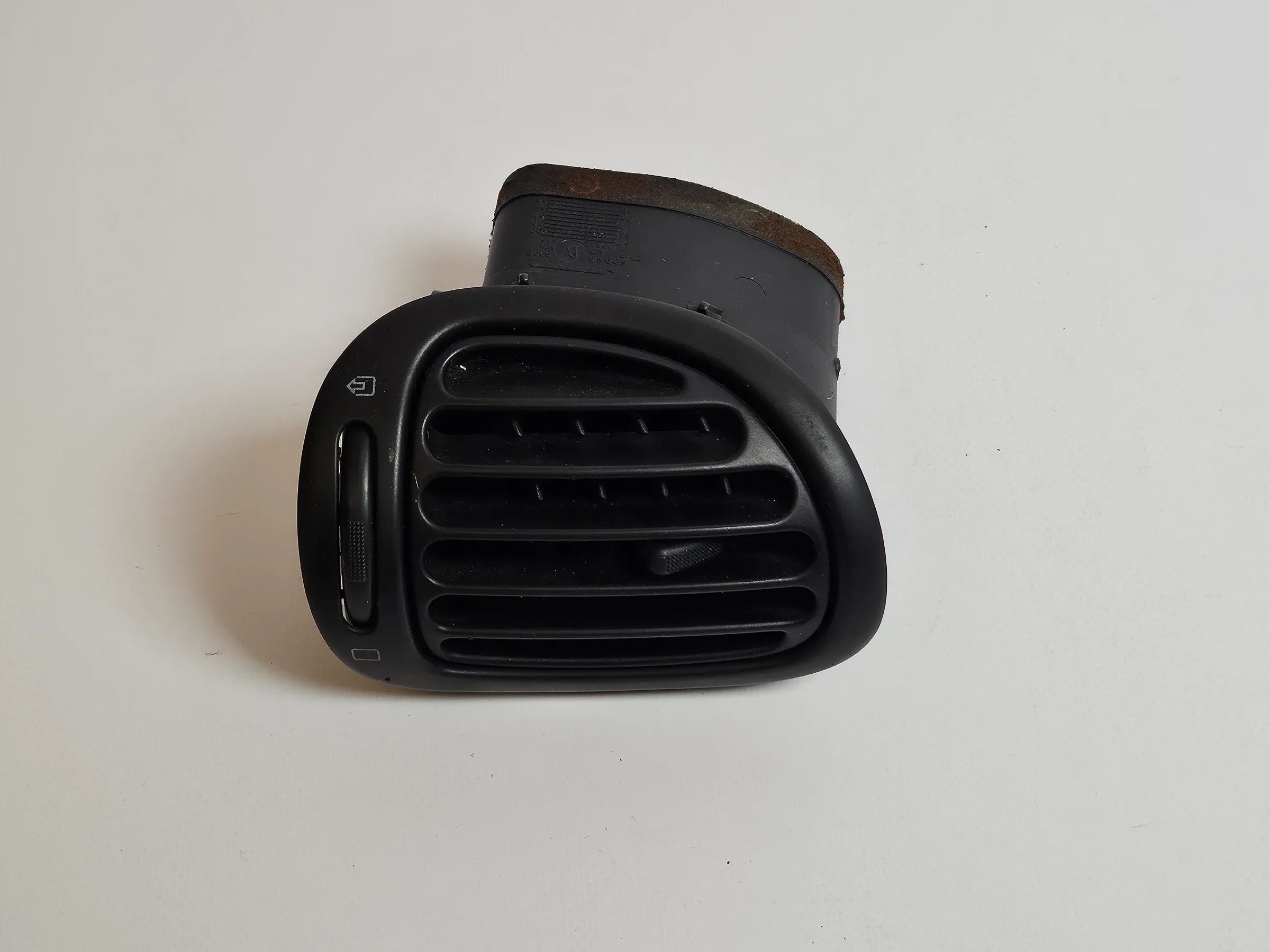 Peugeot 206 CC Cabrio wlot powietrza kratka wentylacyjna lewa 9632184877