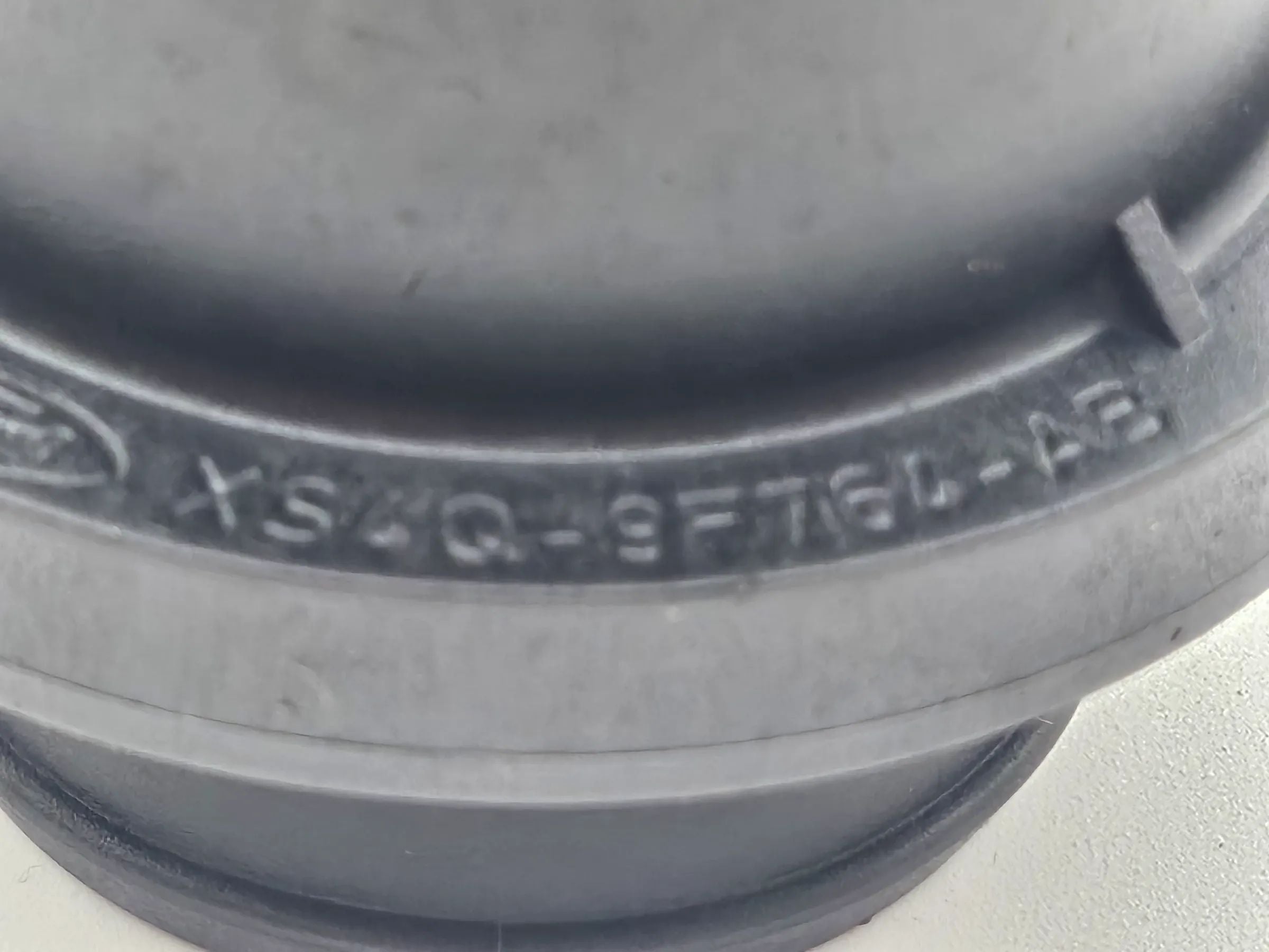 Original Ford Focus Turnier  1.8 DI Zusatzsauggeräuschdämpfer XS4Q9F764AB