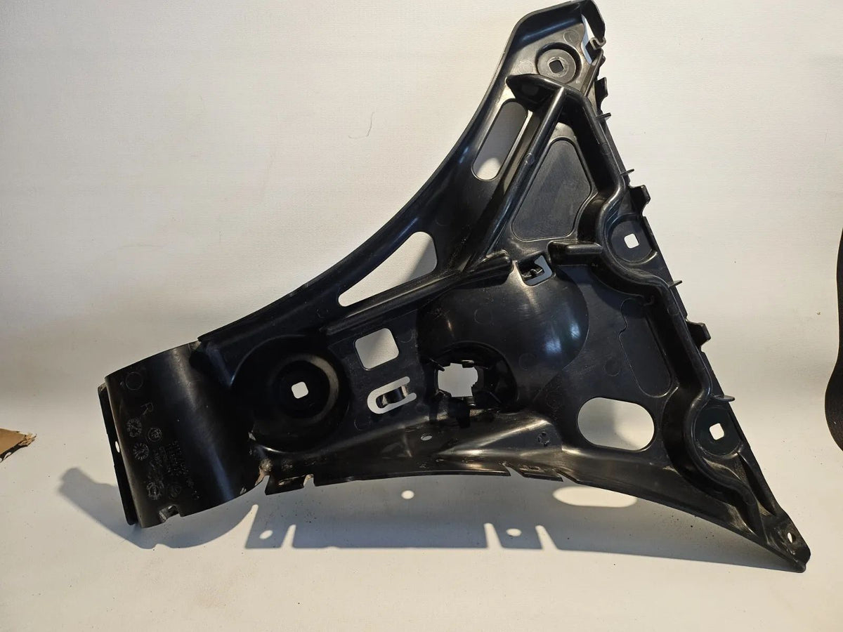 Orijinal BMW 5 Serisi E61 Arka Tampon Sağ Bağlantısı 7060796