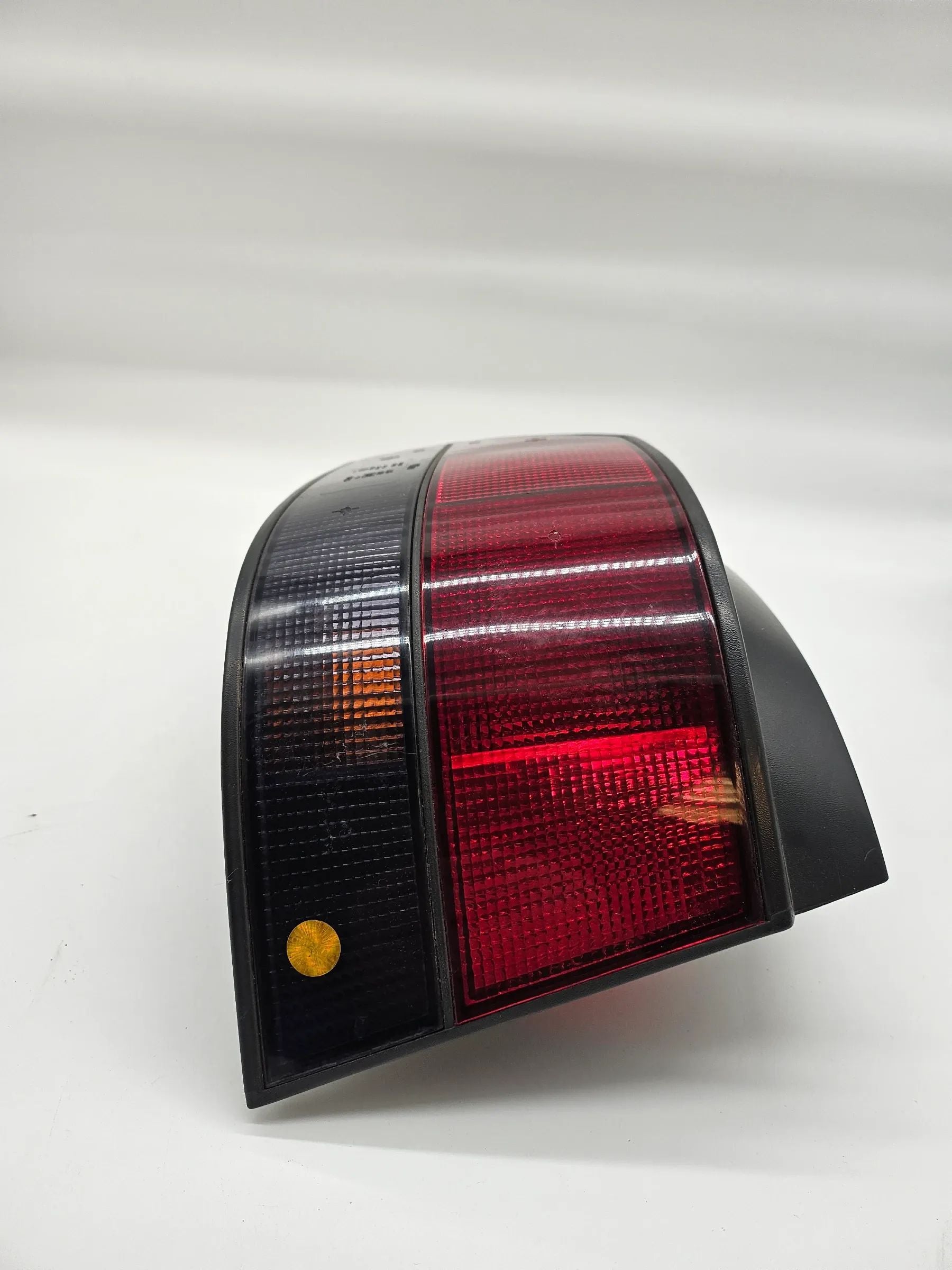 original Renault Clio 1995 rear light right 7700796118 