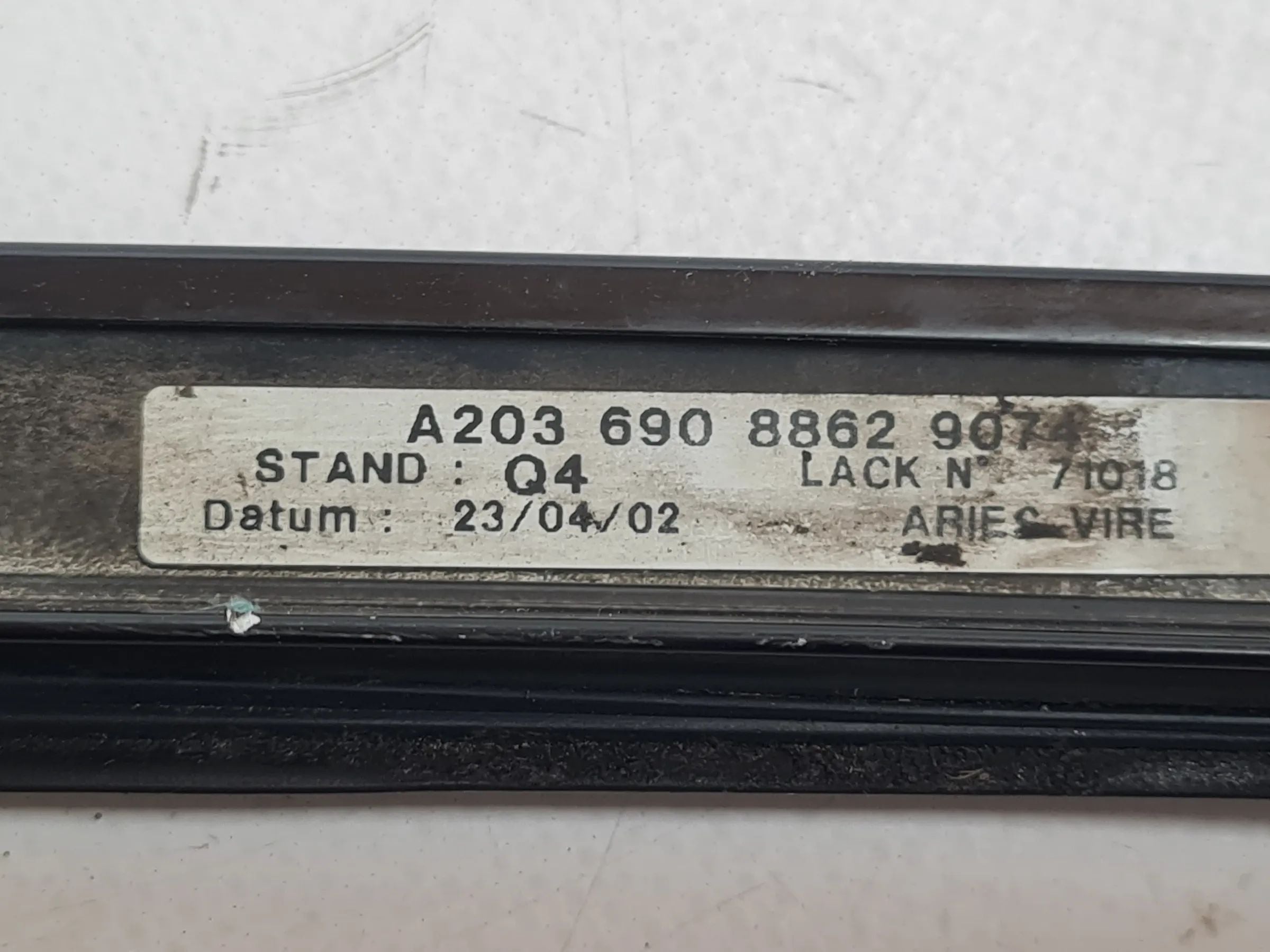 Original Mercedes C-Klasse (CL203) Leiste Wasserabweiser A2036908862