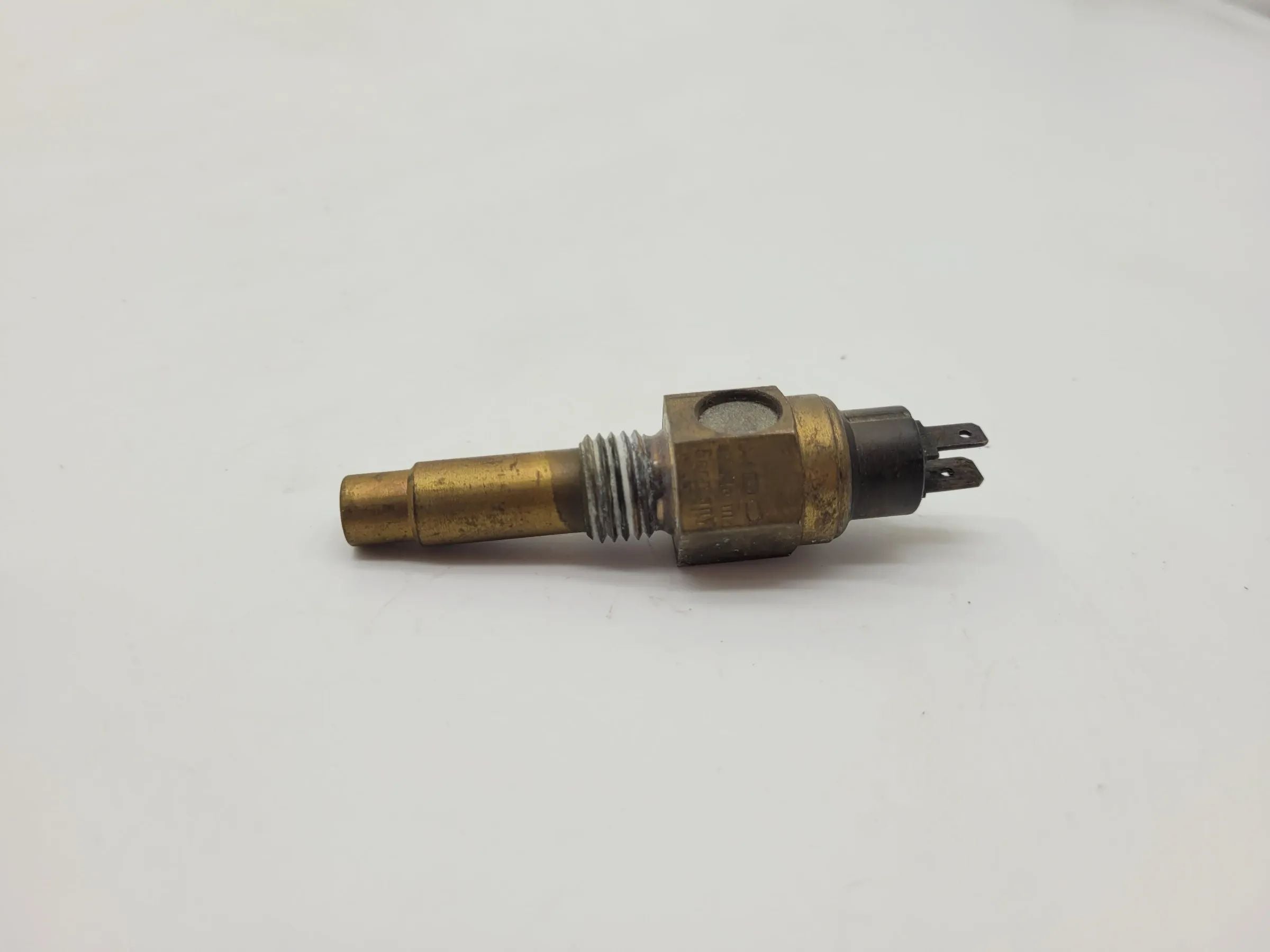 BMW 5er E28 E34 6er E24 7er E23E32 VDO Temperaturgeber 803/1/22