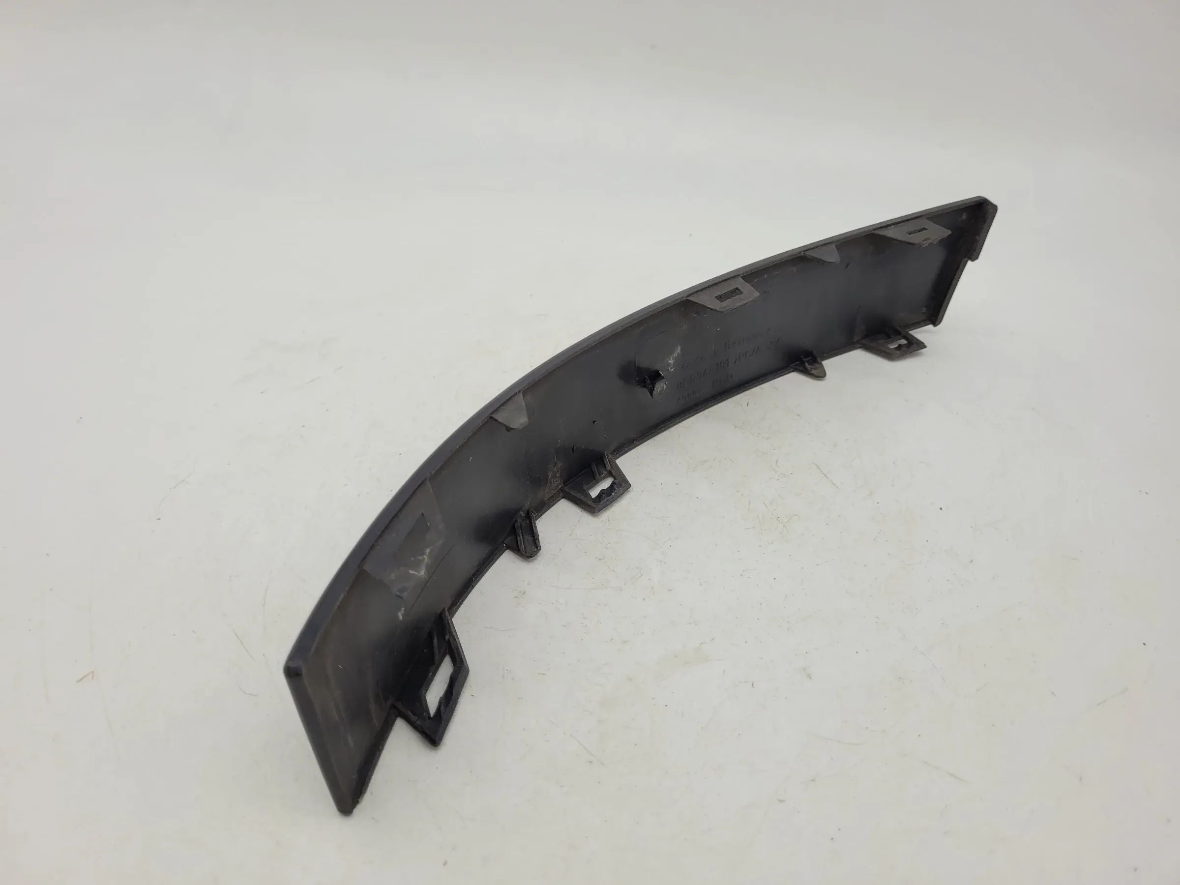 Original Audi A4 B5 Blende Rahmen Rücklicht 8D0945101