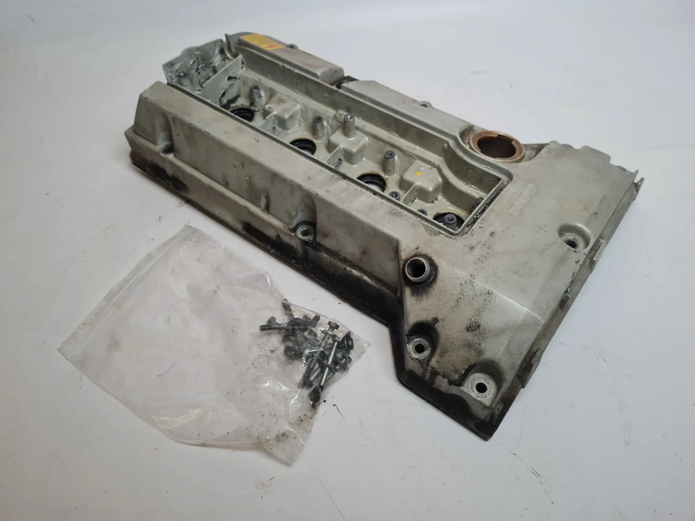 ฝาปิดวาล์วของแท้ Mercedes C-Klasse CL203 ฝาครอบหัวลูกสูบ A1110101730
