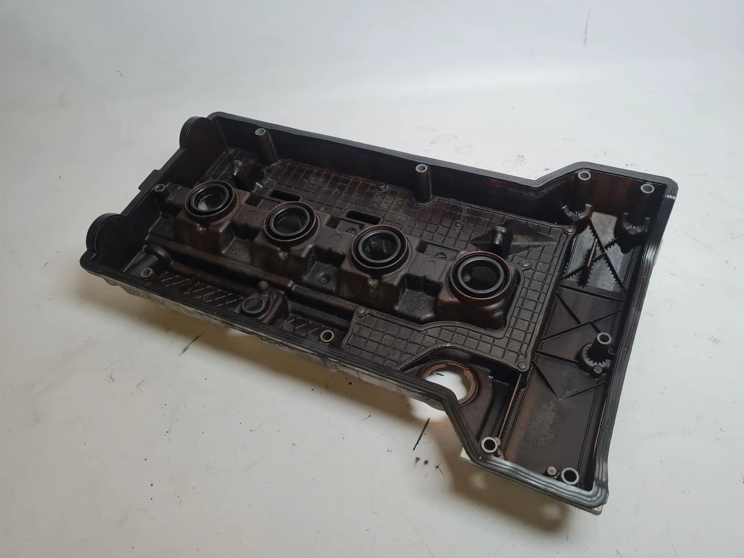ฝาครอบวาล์วเครื่องยนต์ Mercedes C-Klasse CL203 ของแท้, A1110101730