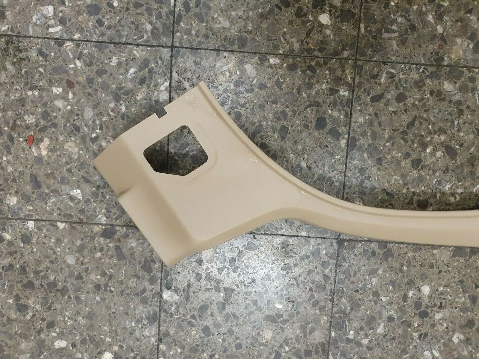 original Jeep Cherokee XJ cover, trim 8955001048 right beige 