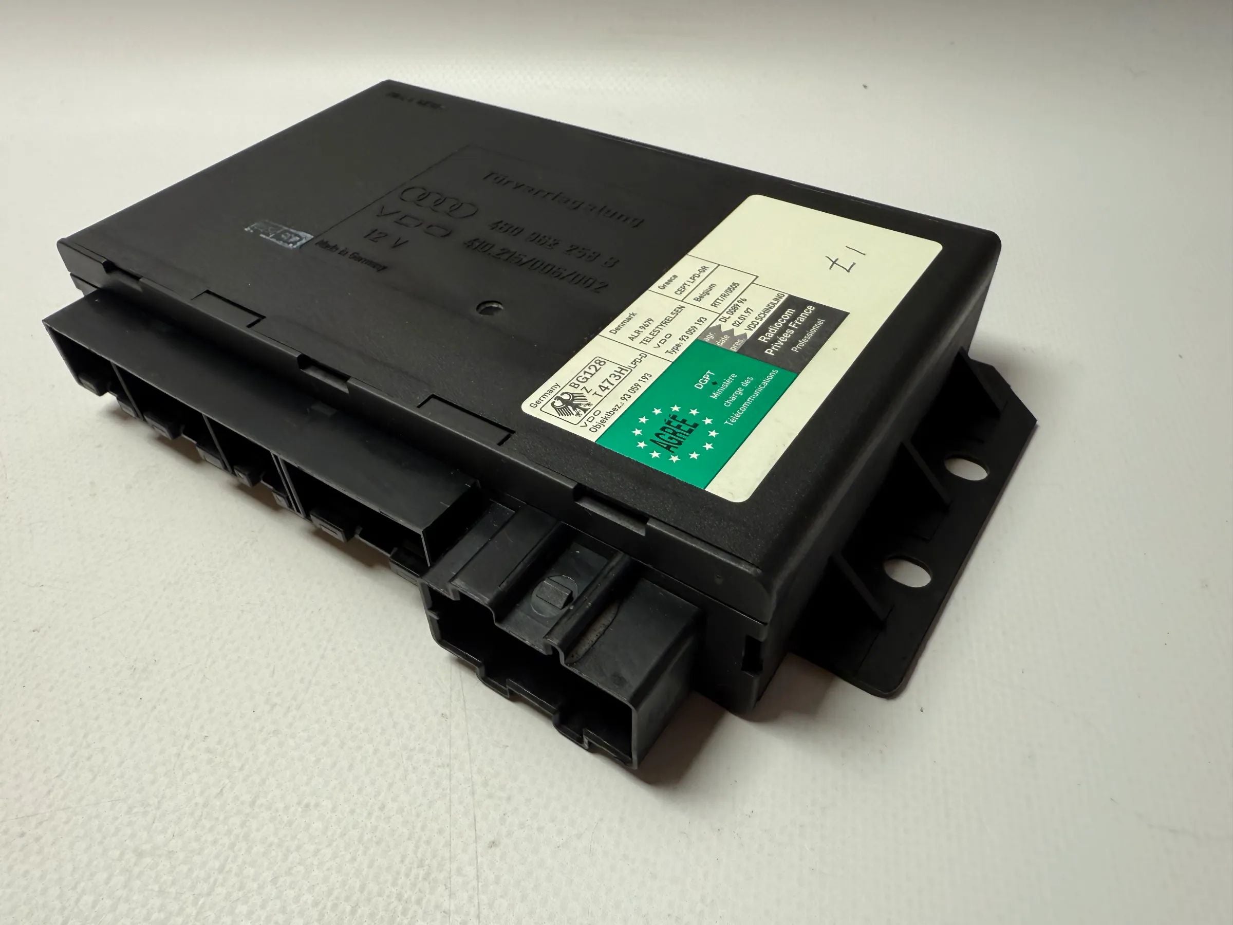 อะไหล่แท้ Audi A6 4B C5 กล่องควบคุมล็อกประตู 4B0962258B
