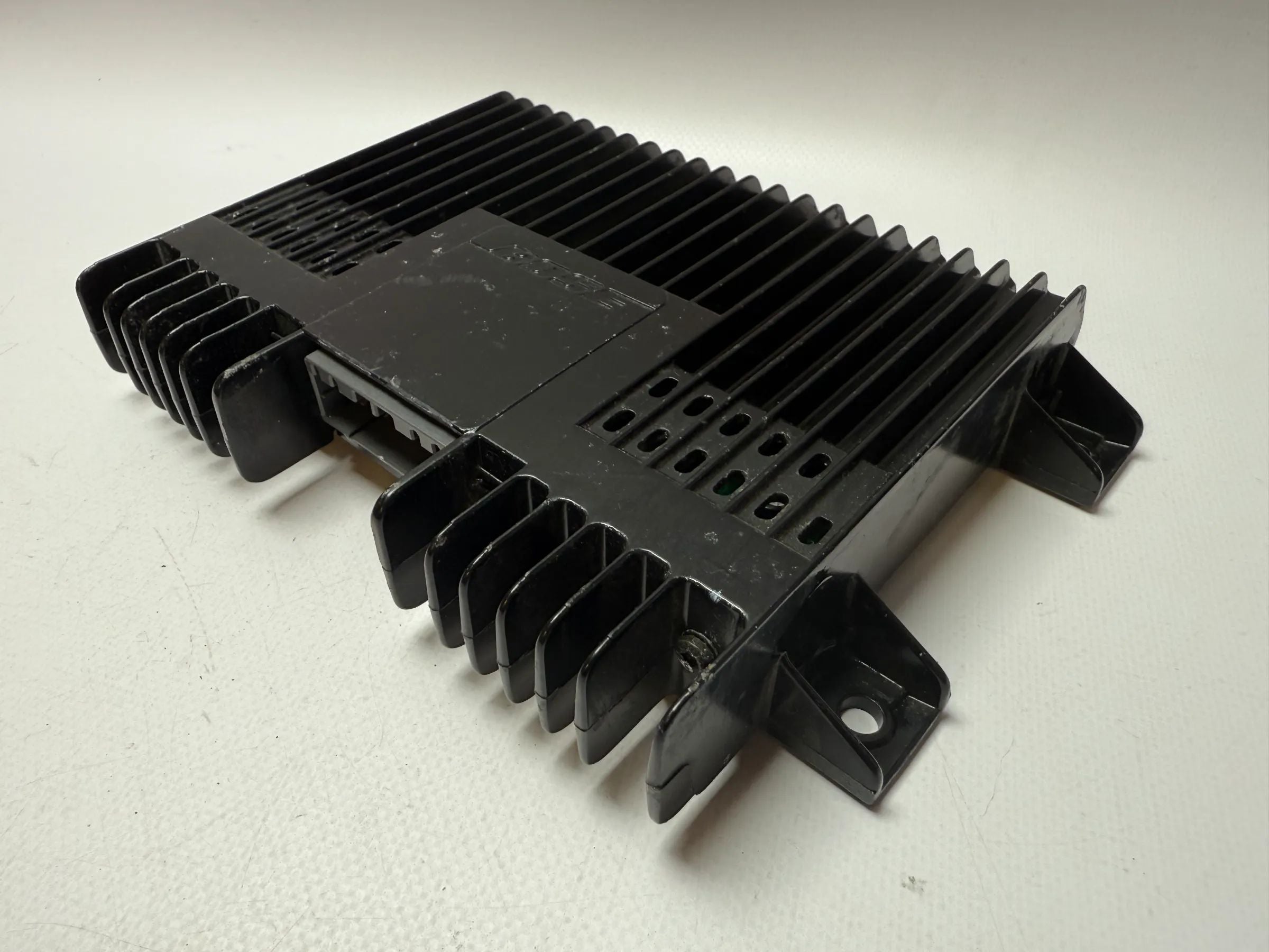 Original Audi 8L A3 1.9TDI Boîtier de commande système audio Bose 8L0035223