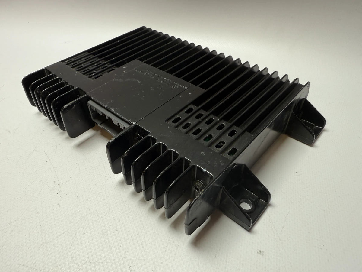 Original Audi 8L A3 1.9TDI Boîtier de commande système audio Bose 8L0035223