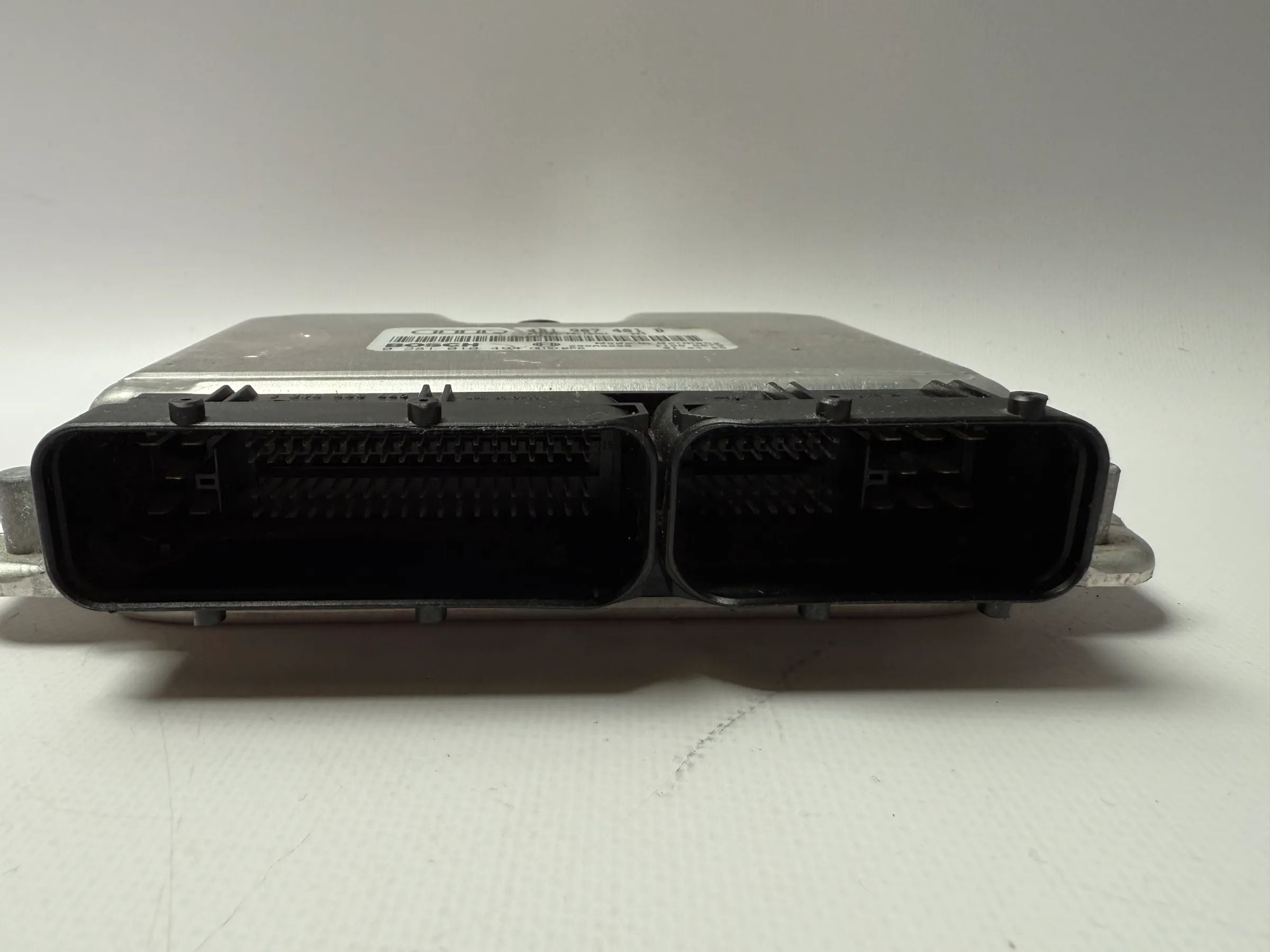 อะไหล่แท้ Audi A6 4B2, C5 กล่องควบคุมเครื่องยนต์ 4B1907401D / 0281010494
