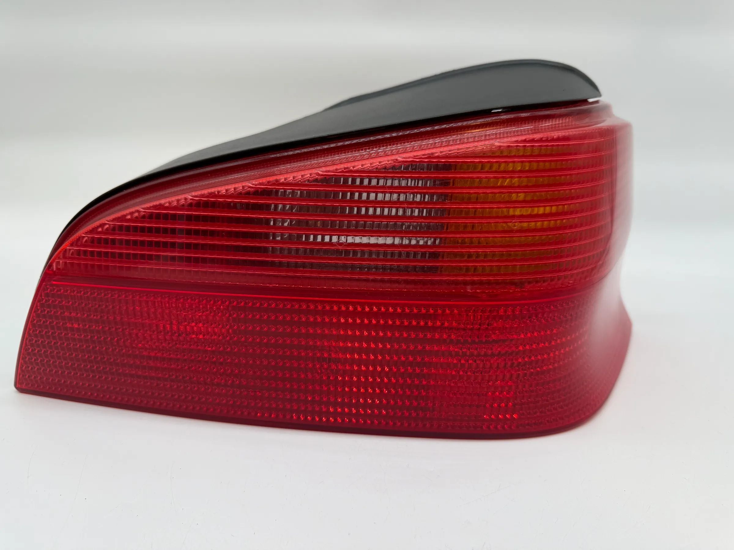 PEUGEOT 106 S204.1996 rear light tail light RIGHT LPTG123 / E25089 
