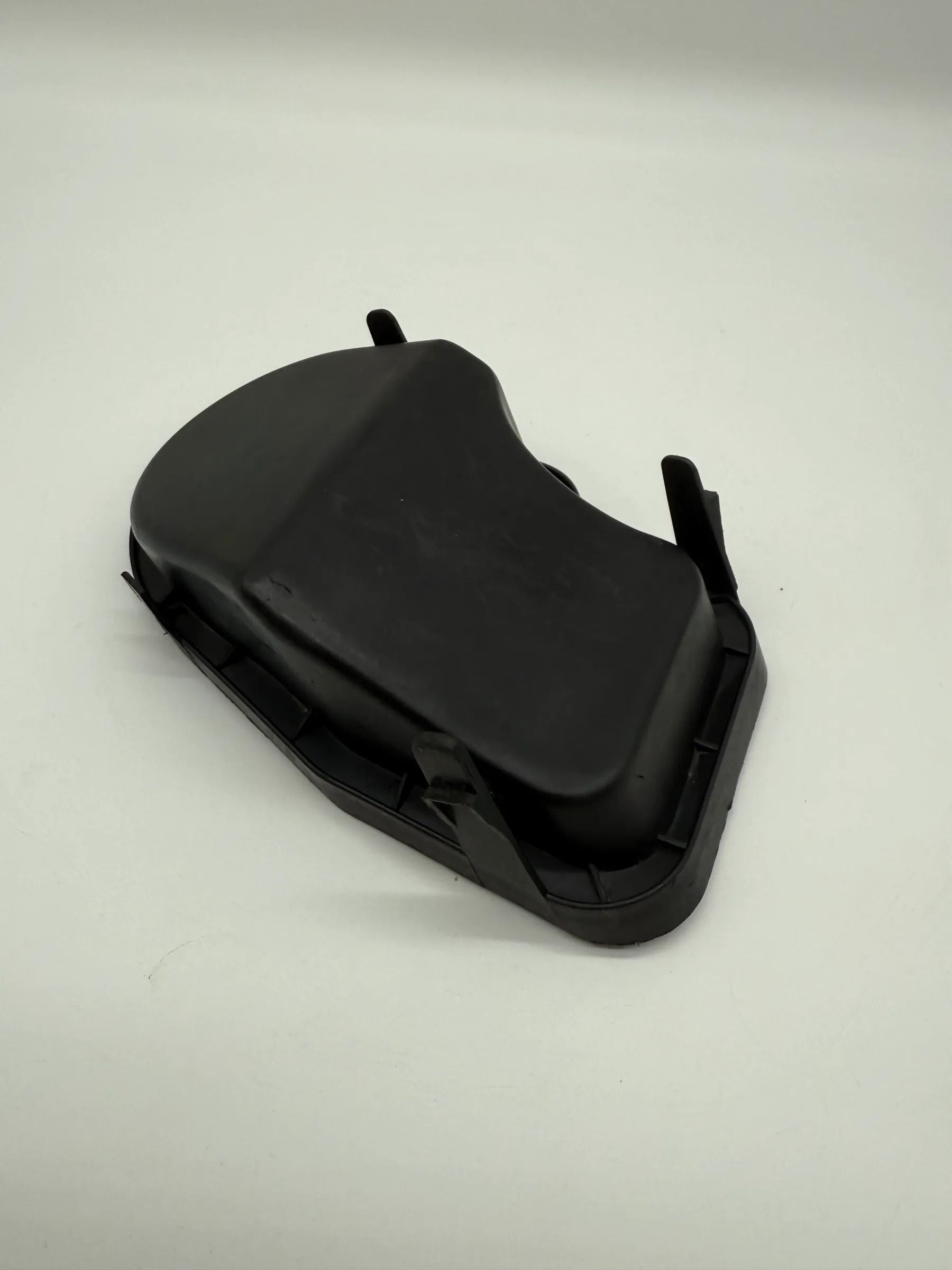 Ford Focus 2002 Left Headlight Cover 304311157L OLT6657 