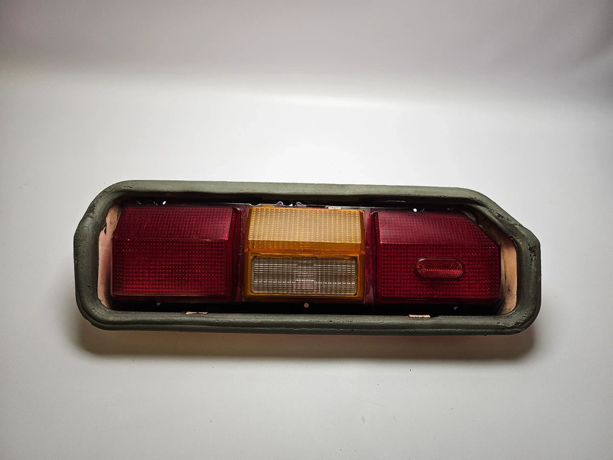 Achterlicht rechts FORD USA Mustang achterlicht 1976 D4ZB13440A