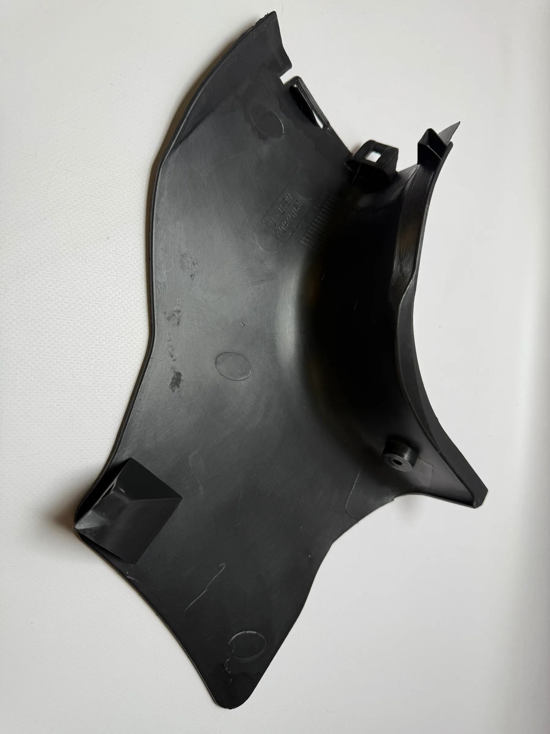 Оригинальная облицовка Opel Astra G правая нижняя стойка А 09152862