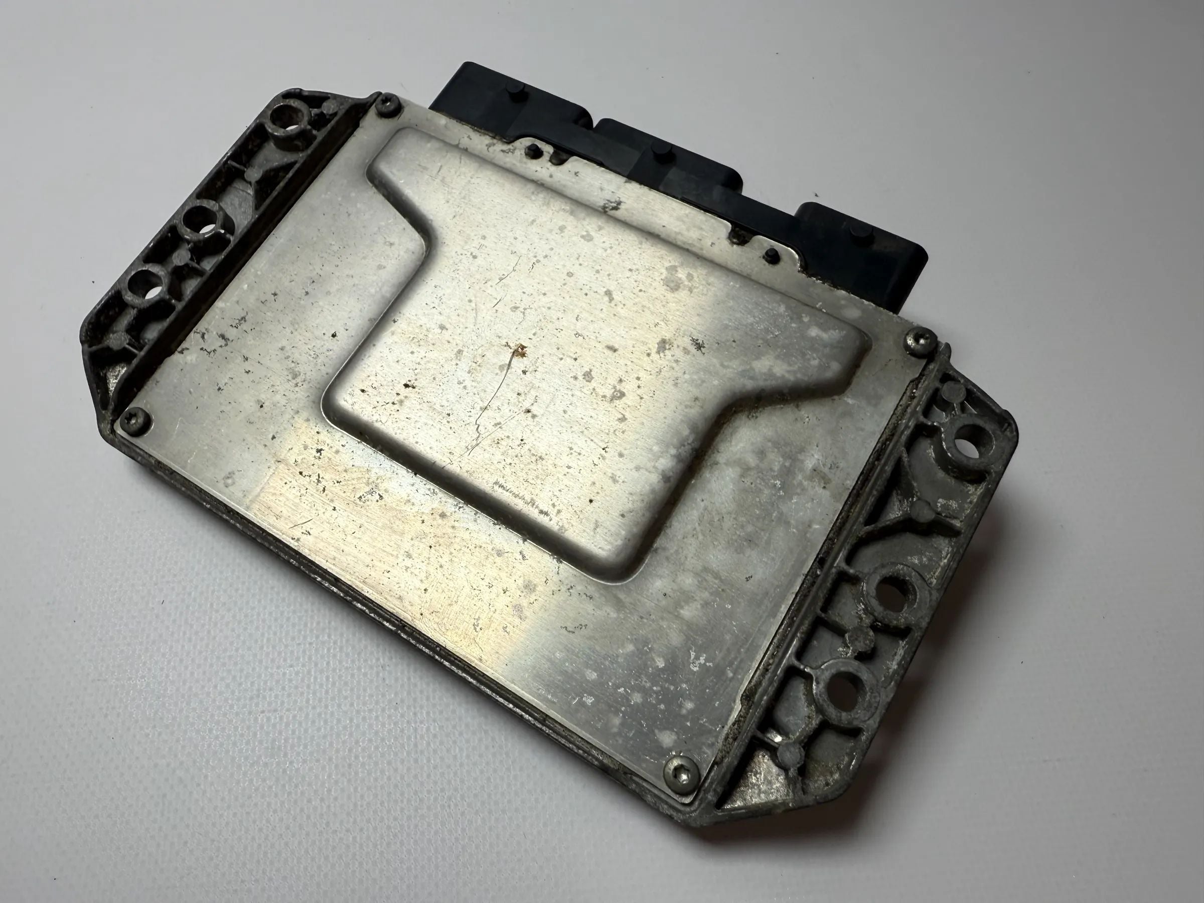 Оригинальный блок управления двигателем Renault Scenic 2 II ECU Sagem 8200298457 / 8200298463