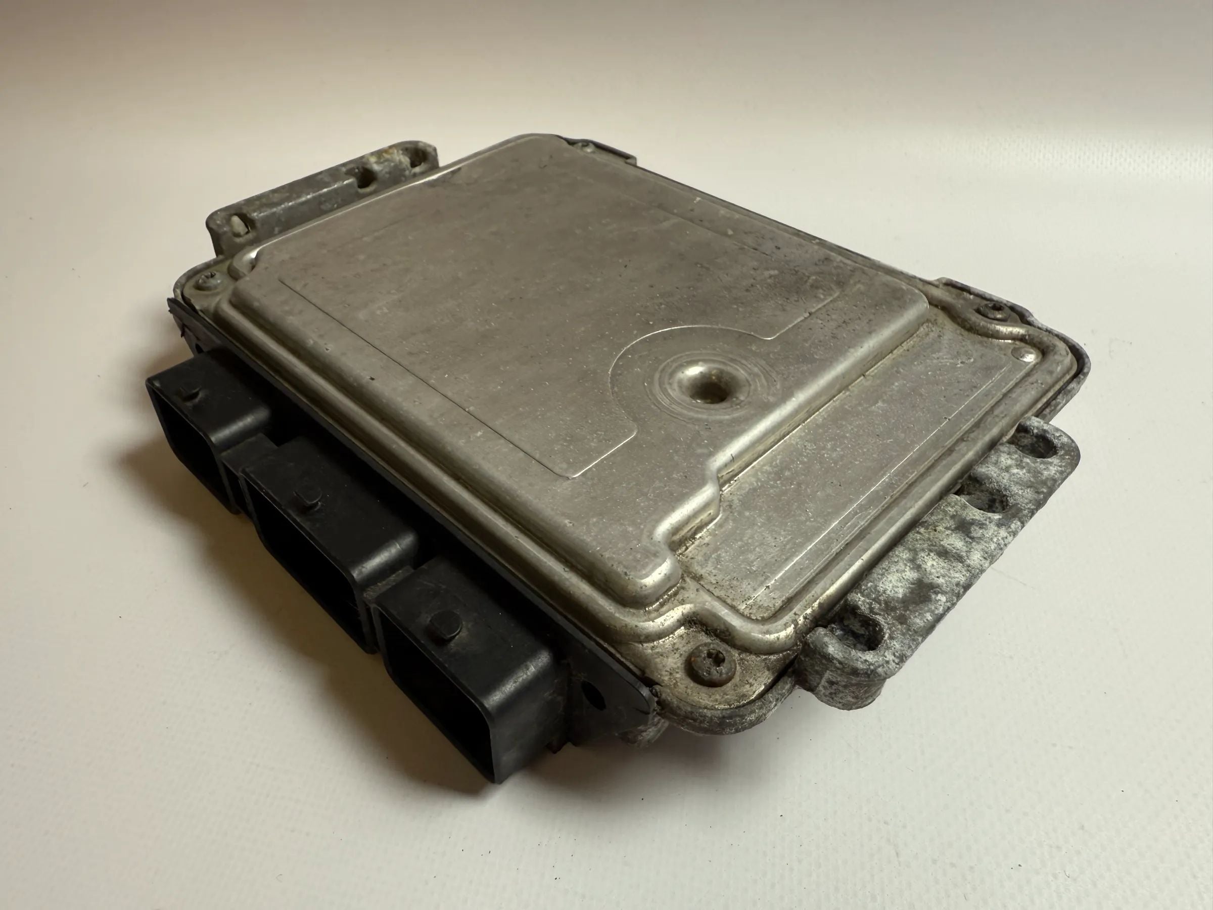 Genuine Ford Focus MK2 1.6 TDCi Engine Control Unit 0281011801 4M51-12A650-KE 