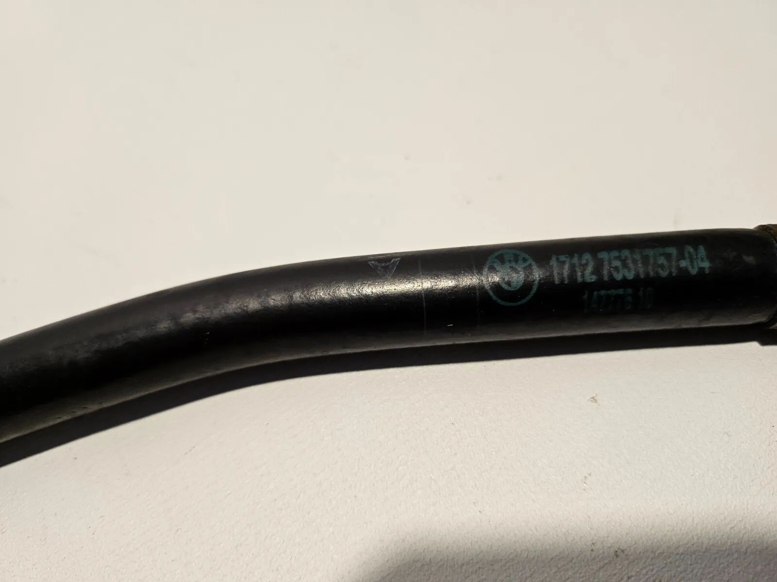 Original BMW E90 E91 E87 E92 Tubo de Ventilação Superior do Radiador 7531757