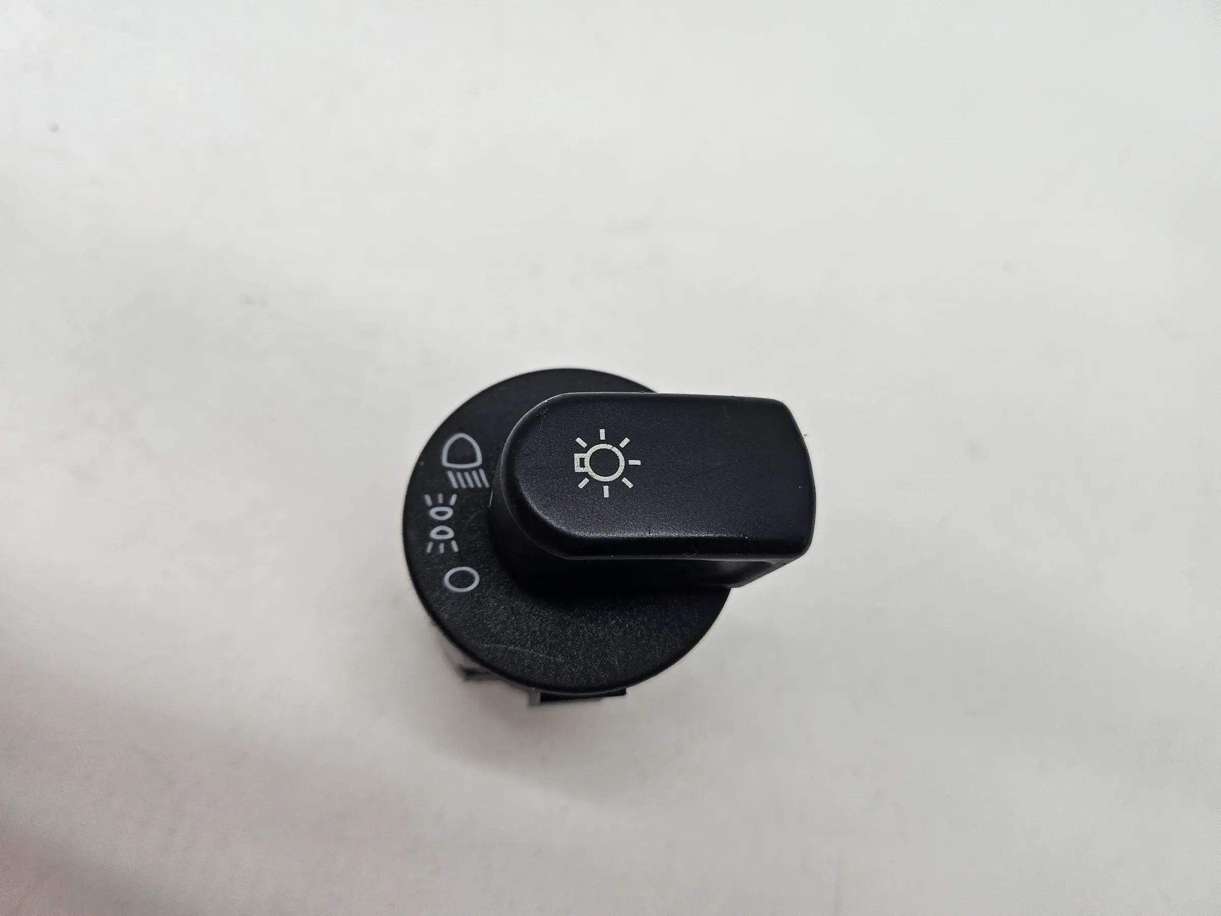 Оригинальный переключатель основного света OPEL KADETT ASCONA T85 J82 09341818